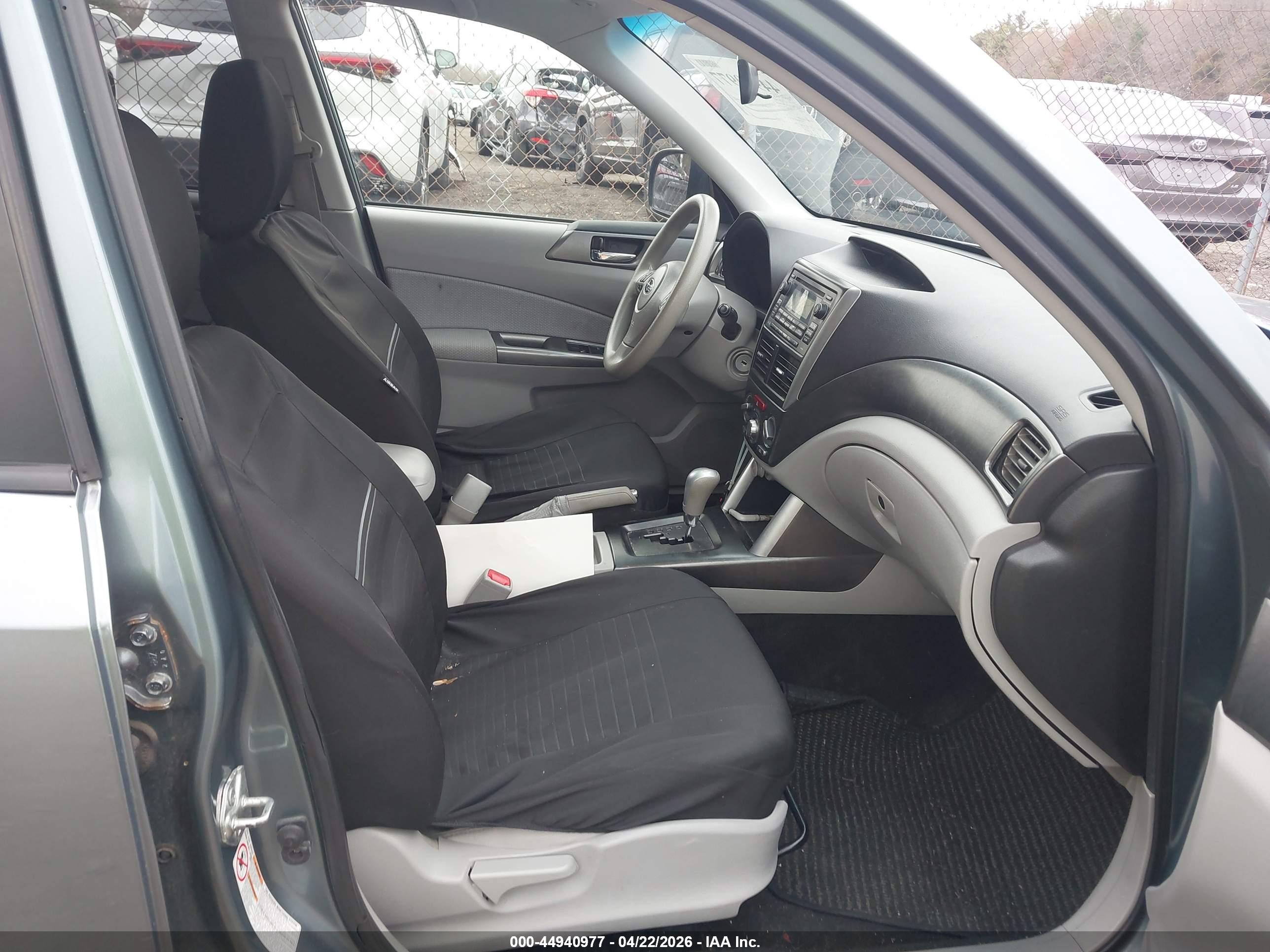 SUBARU FORESTER image 5