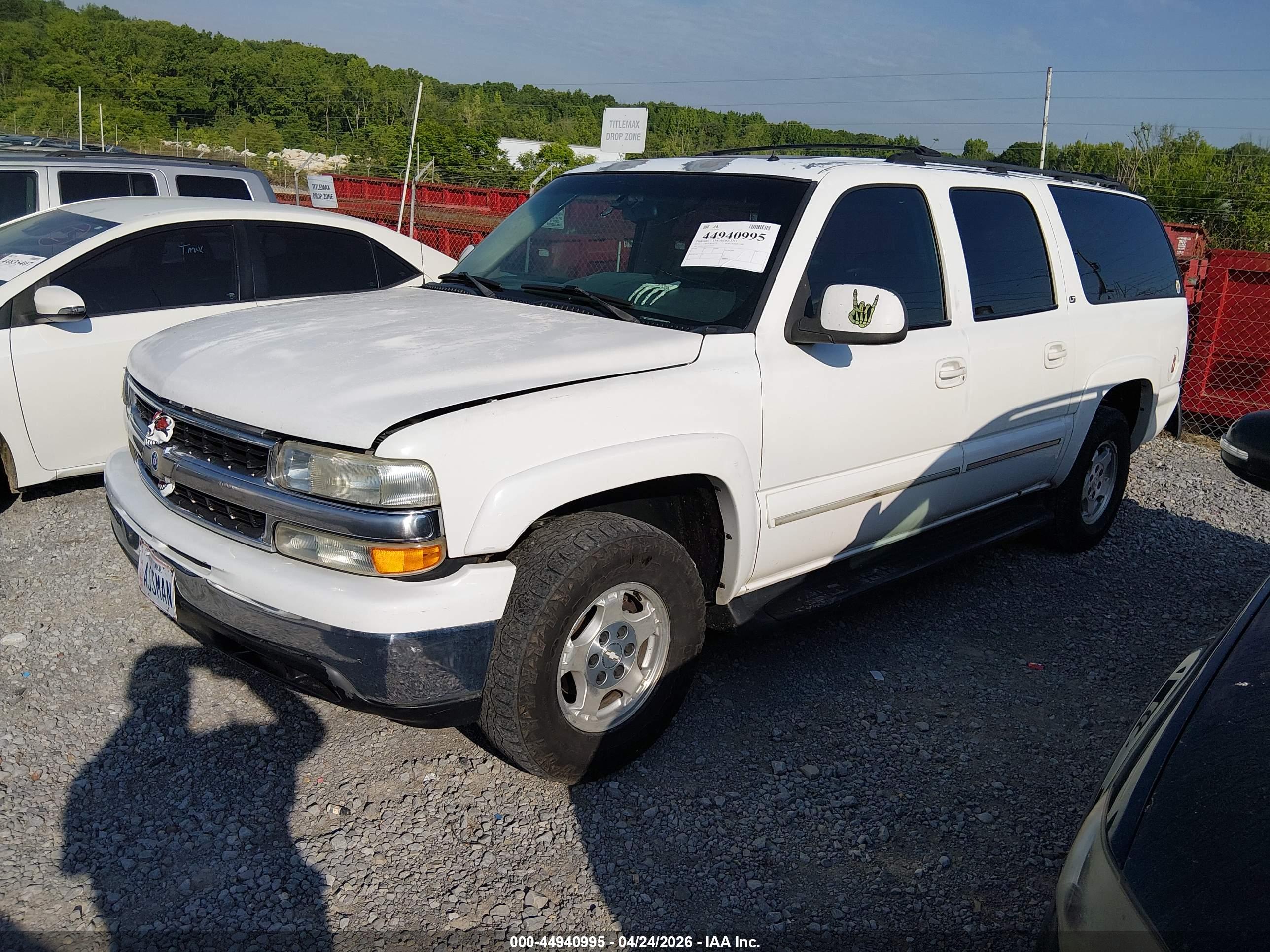 CHEVROLET SUBURBAN image 2