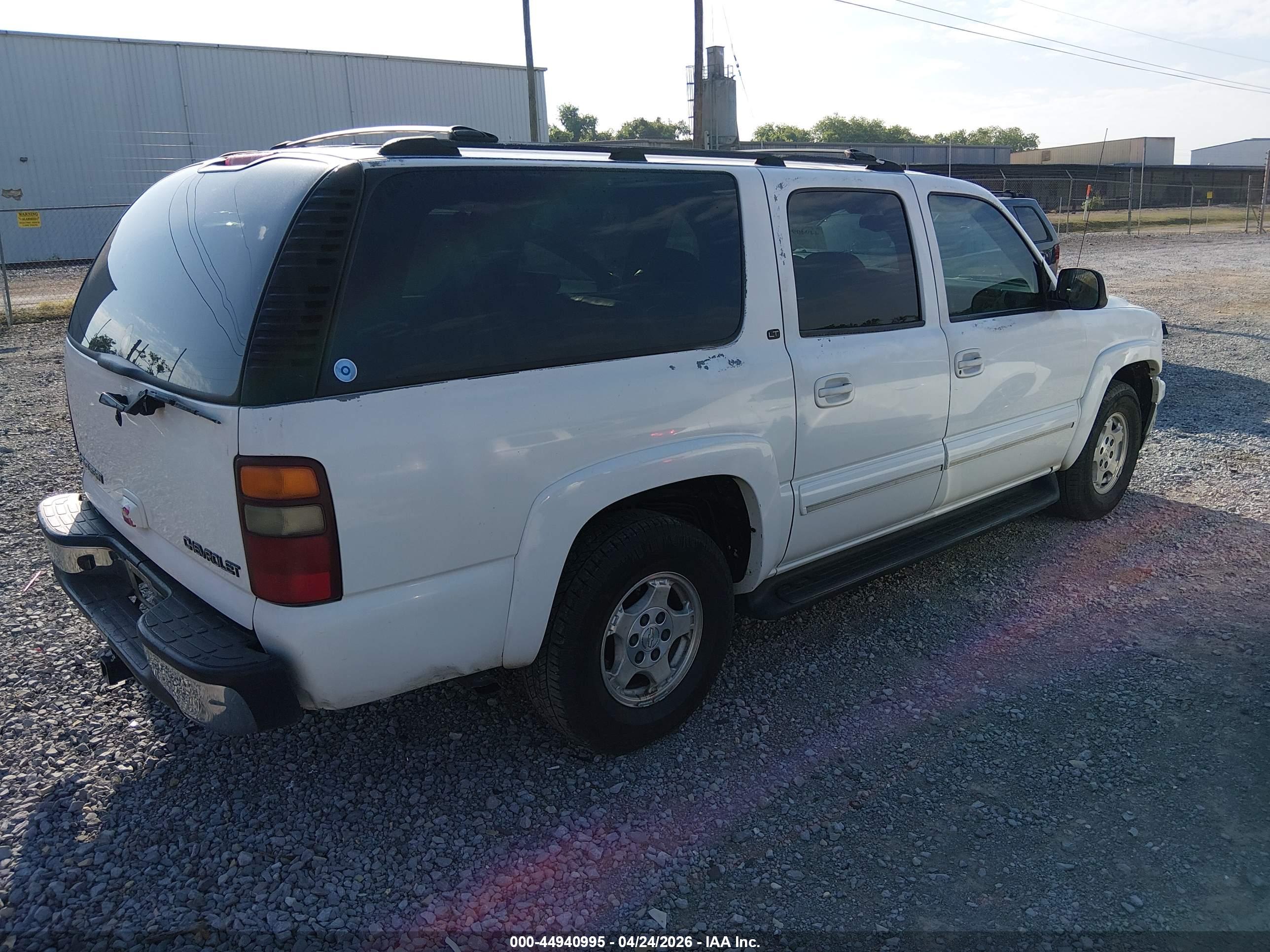 CHEVROLET SUBURBAN image 4