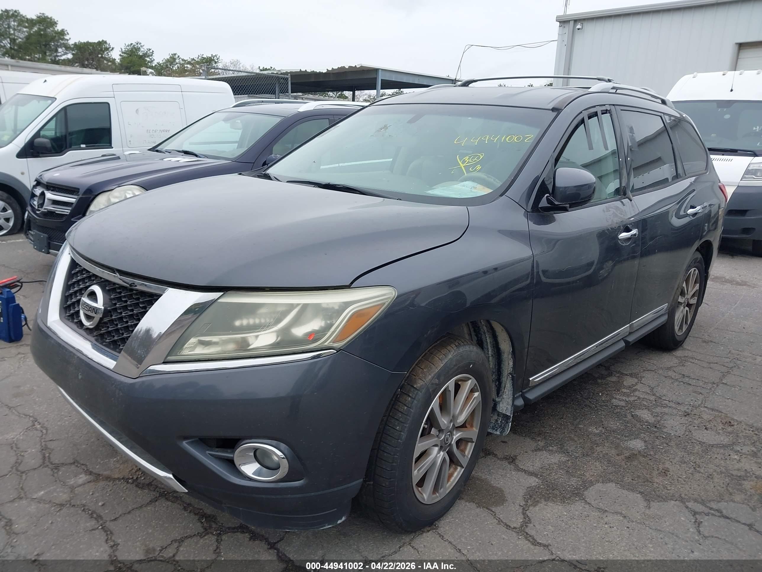 NISSAN PATHFINDER image 2