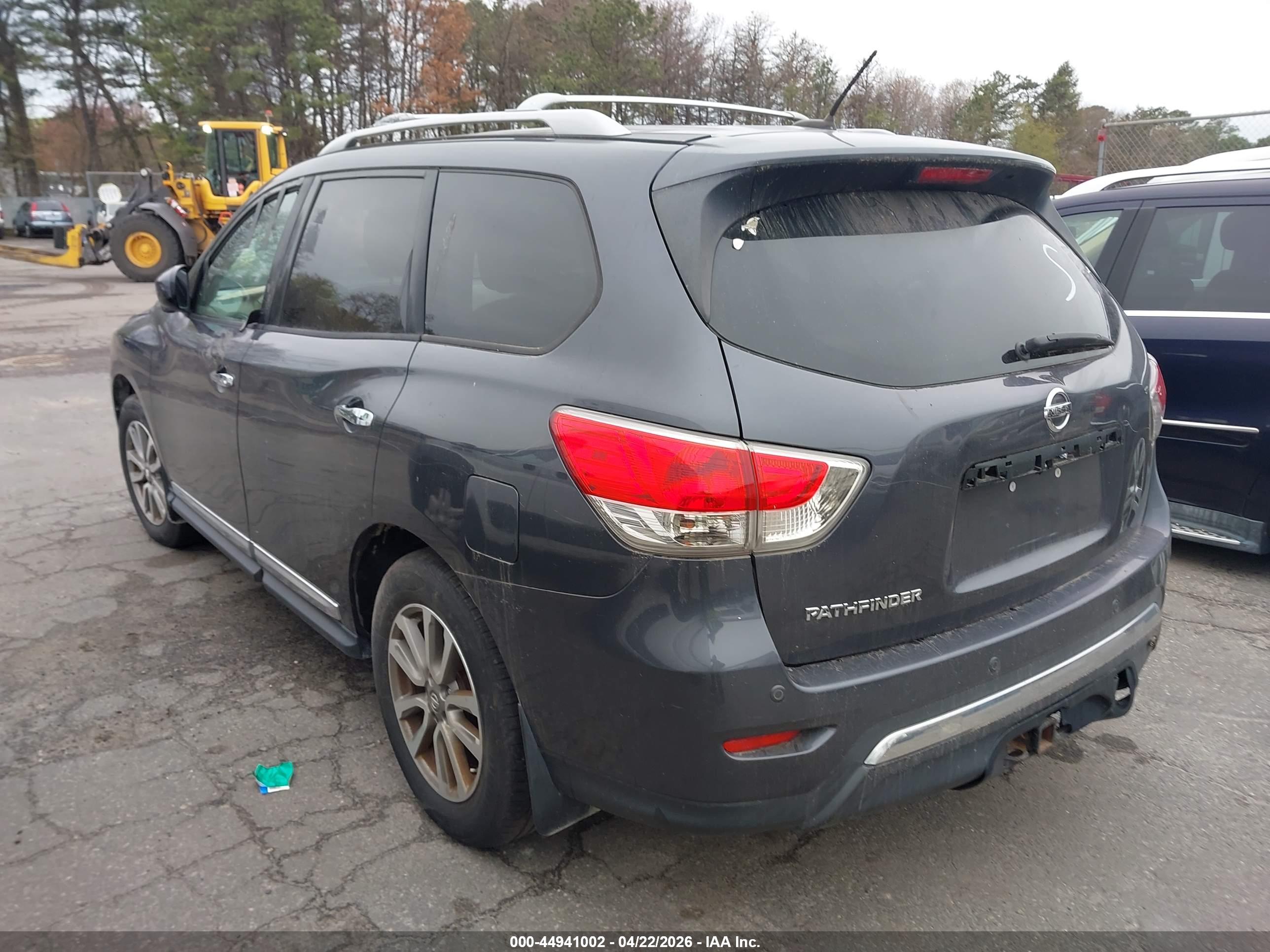 NISSAN PATHFINDER image 3