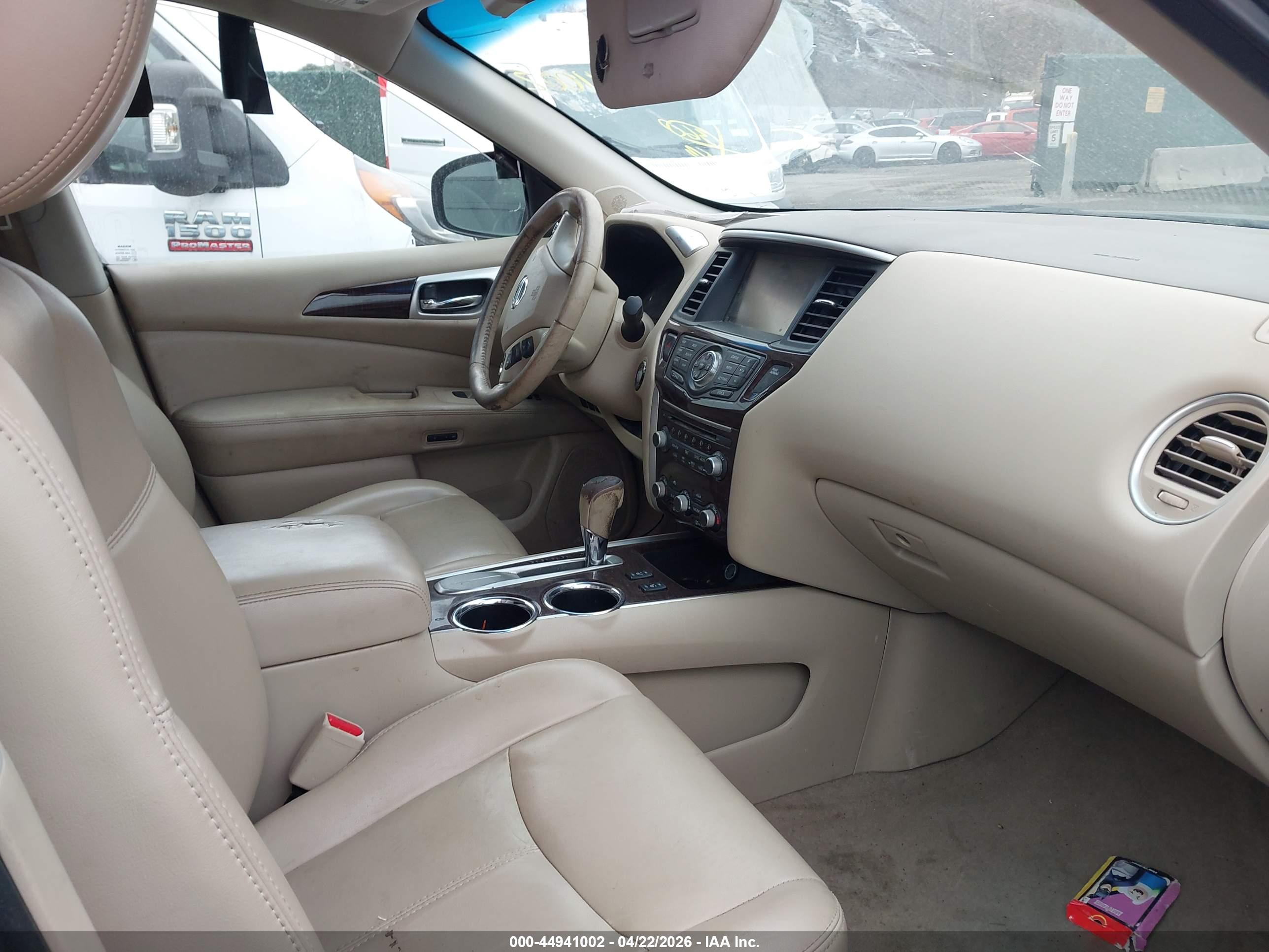 NISSAN PATHFINDER image 5
