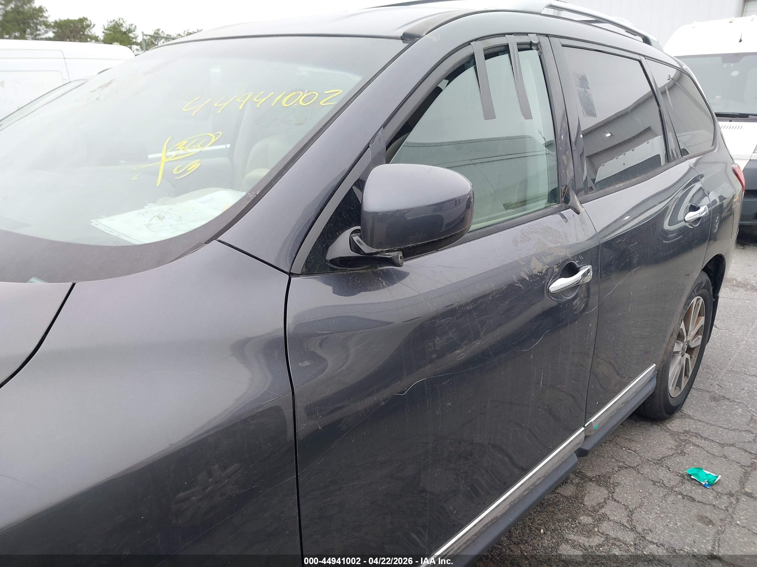 NISSAN PATHFINDER image 6
