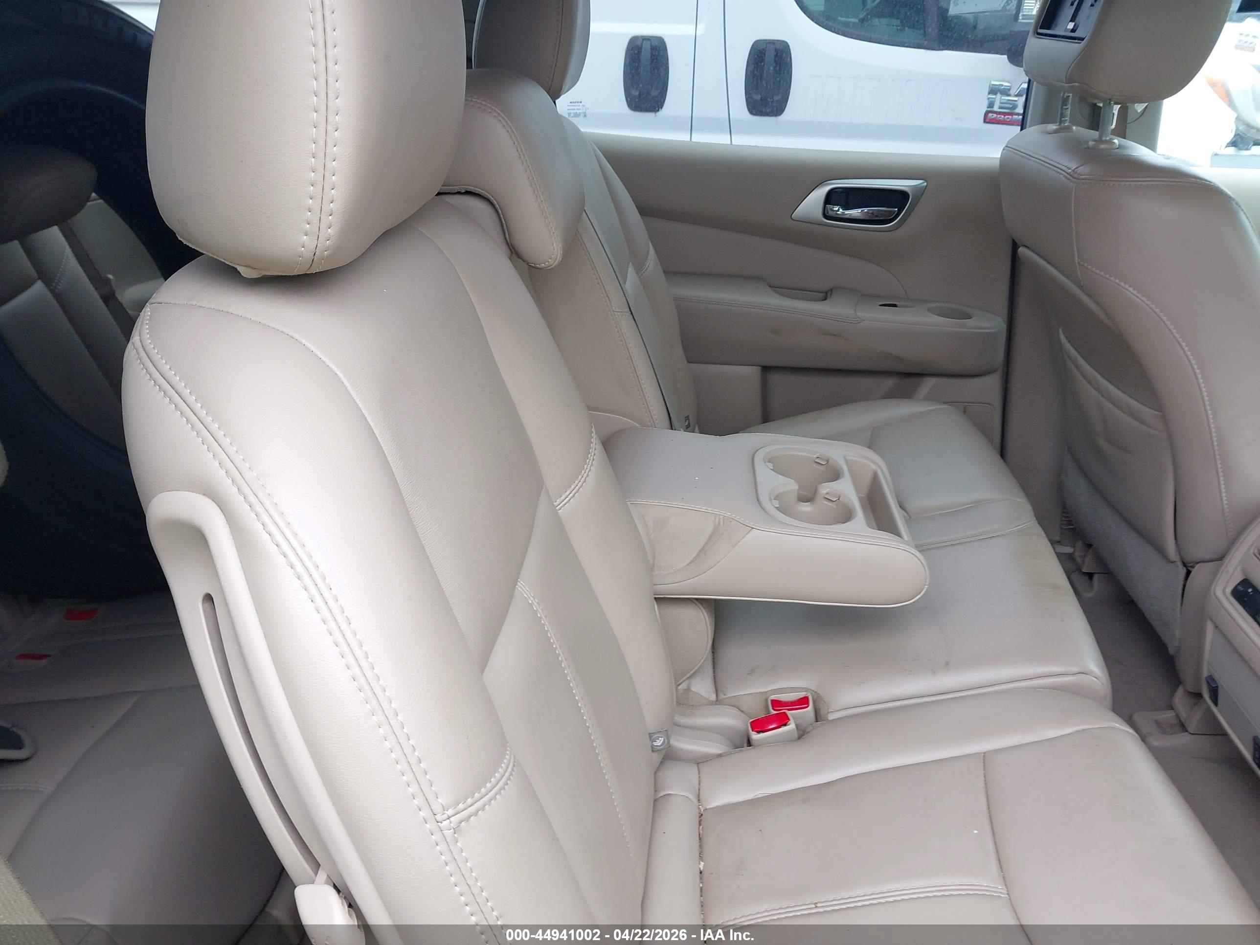 NISSAN PATHFINDER image 8
