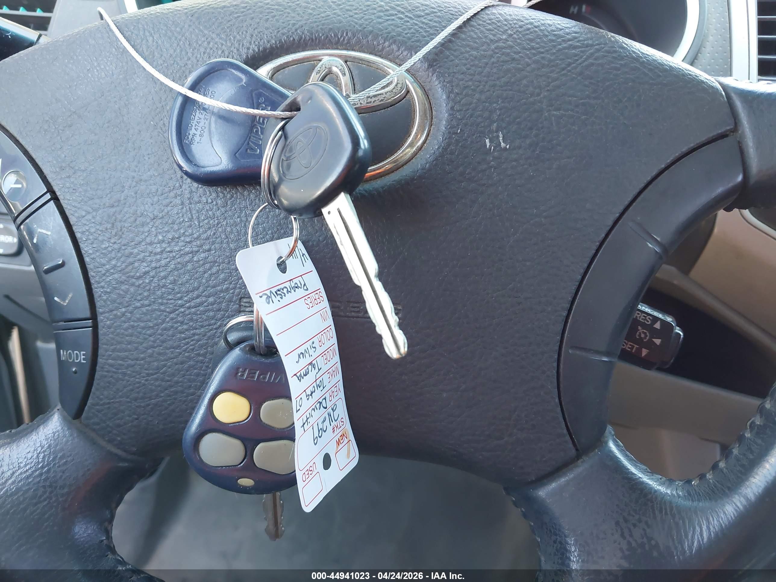 TOYOTA TACOMA image 11