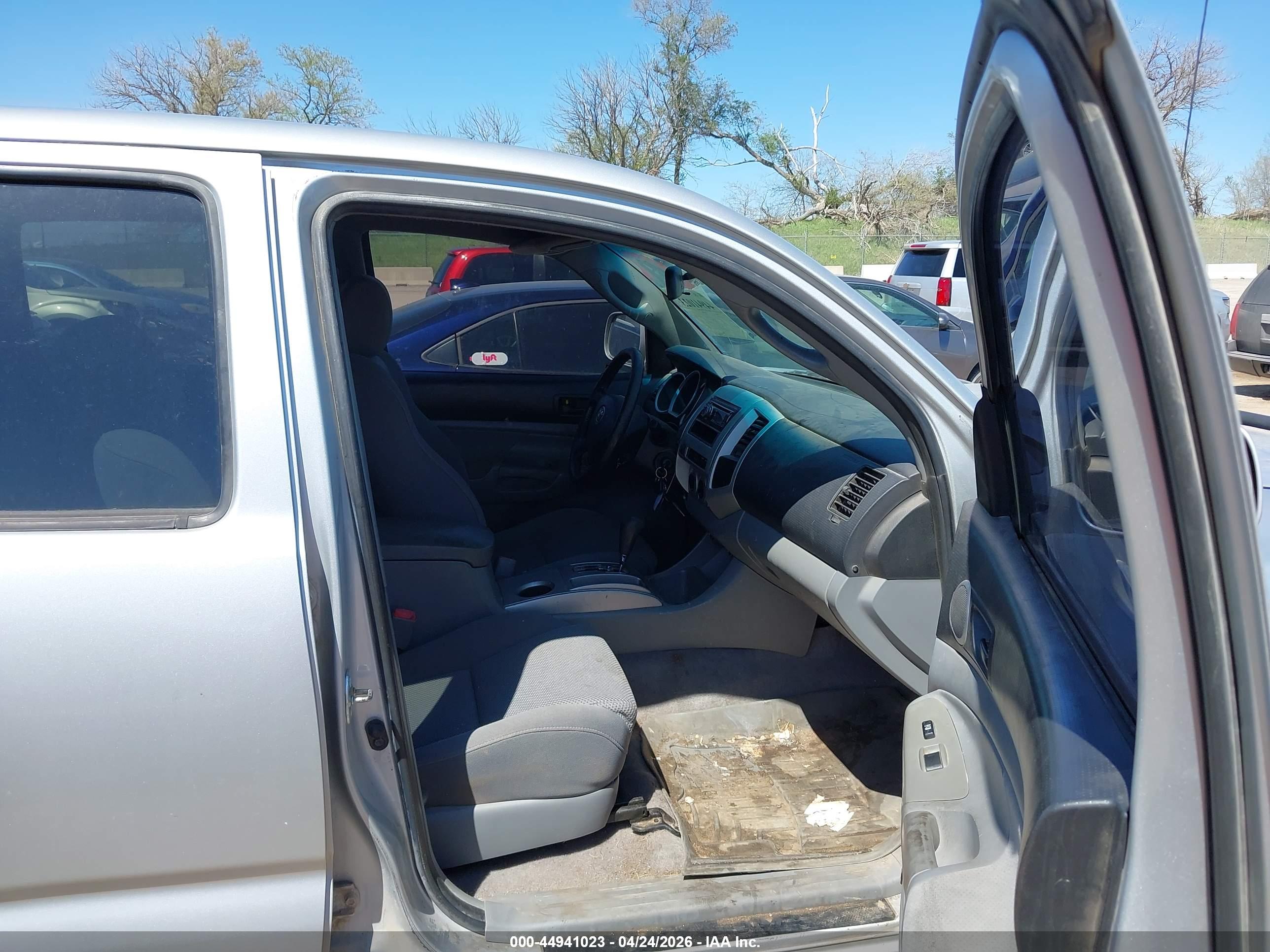 TOYOTA TACOMA image 5