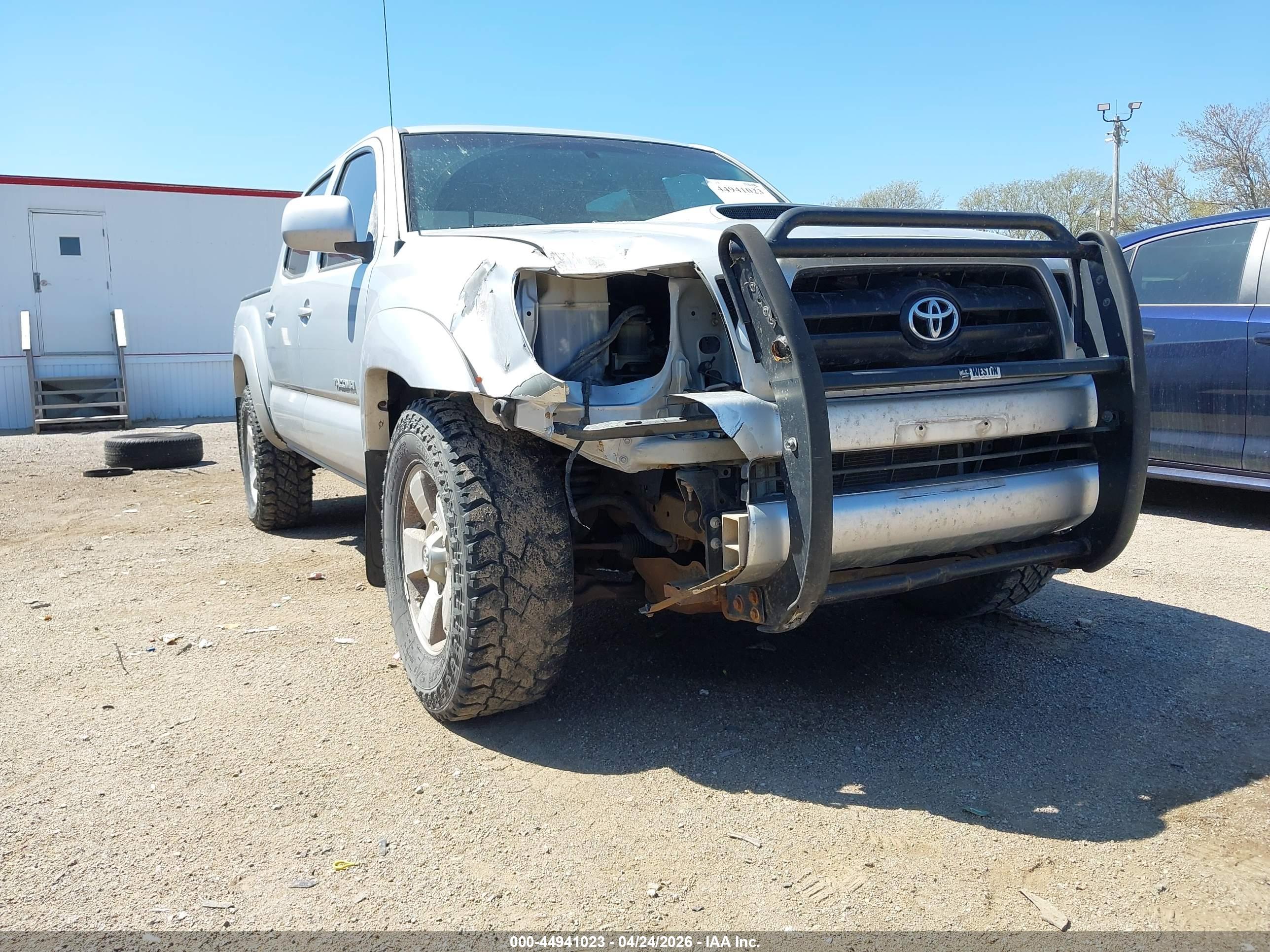 TOYOTA TACOMA image 6