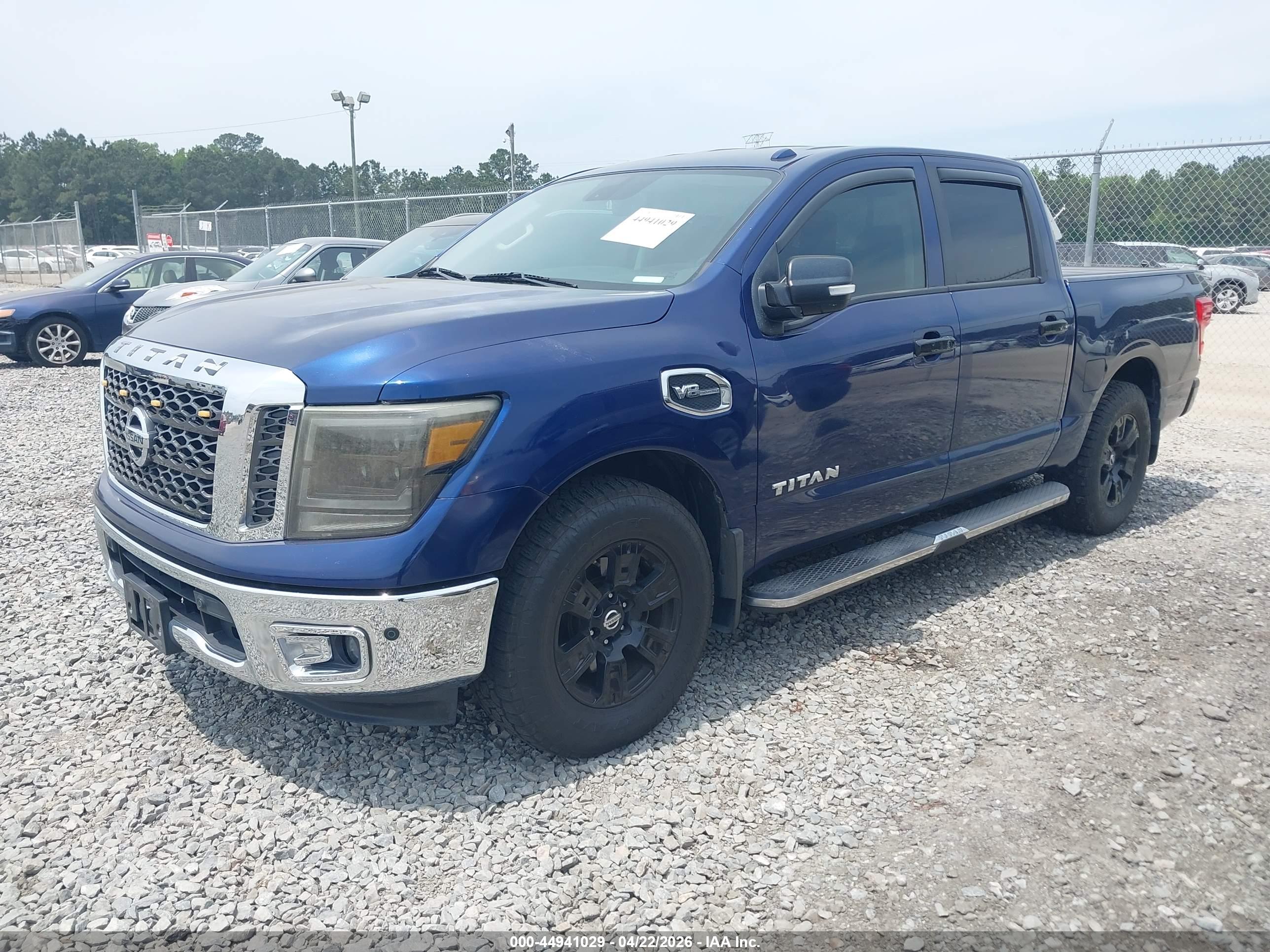NISSAN TITAN image 2
