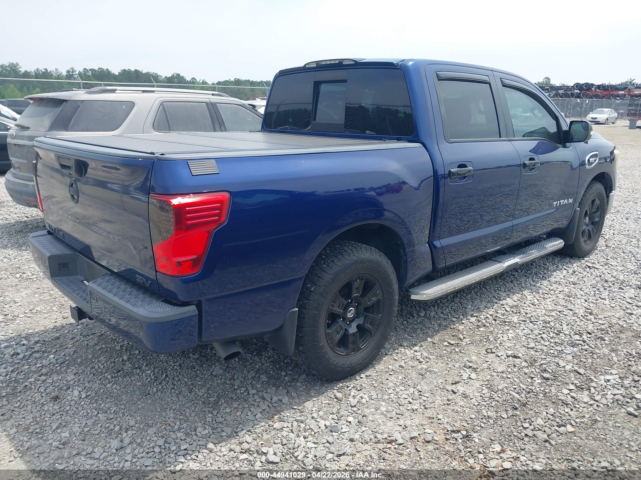 NISSAN TITAN image 4