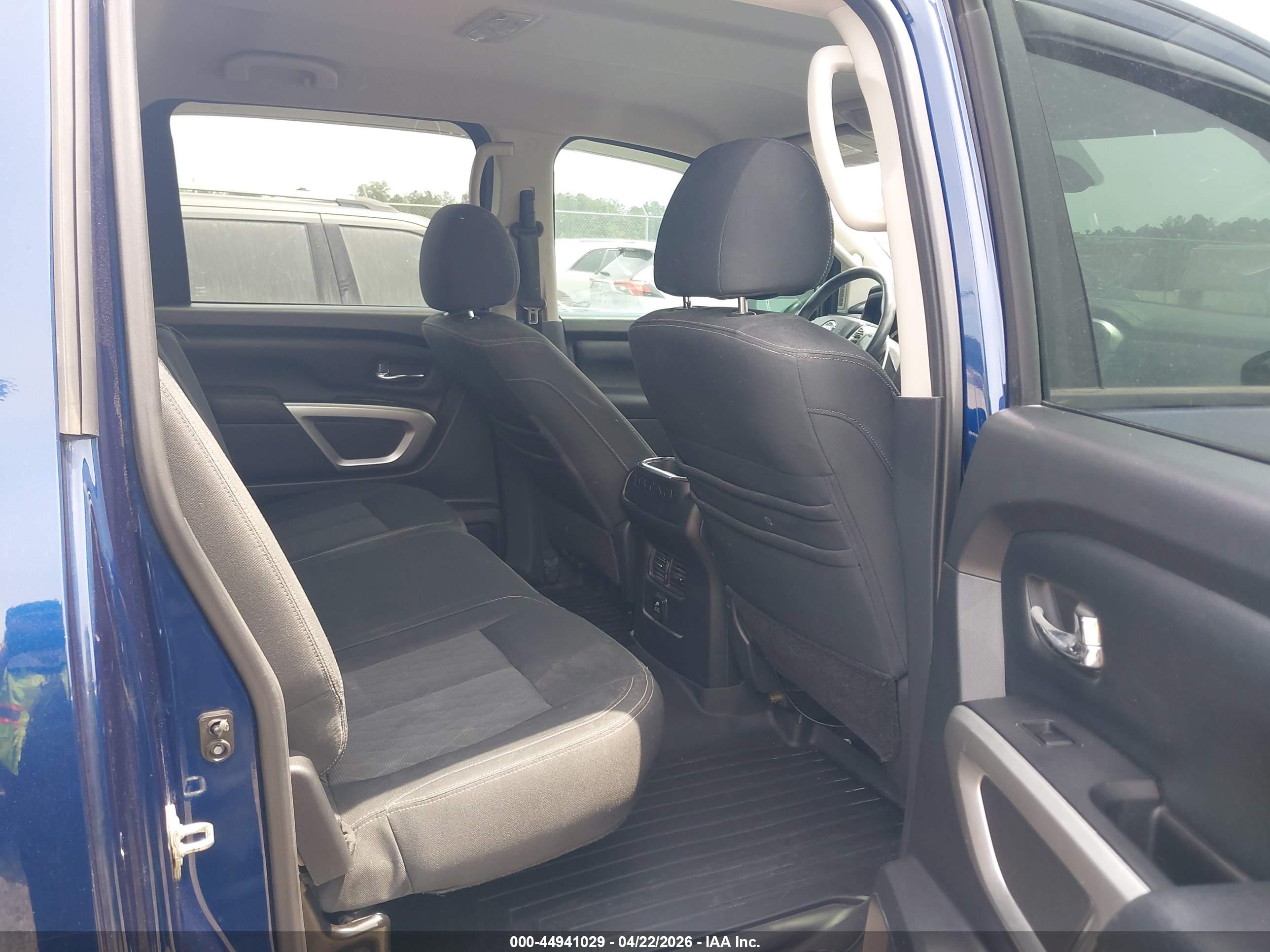 NISSAN TITAN image 8