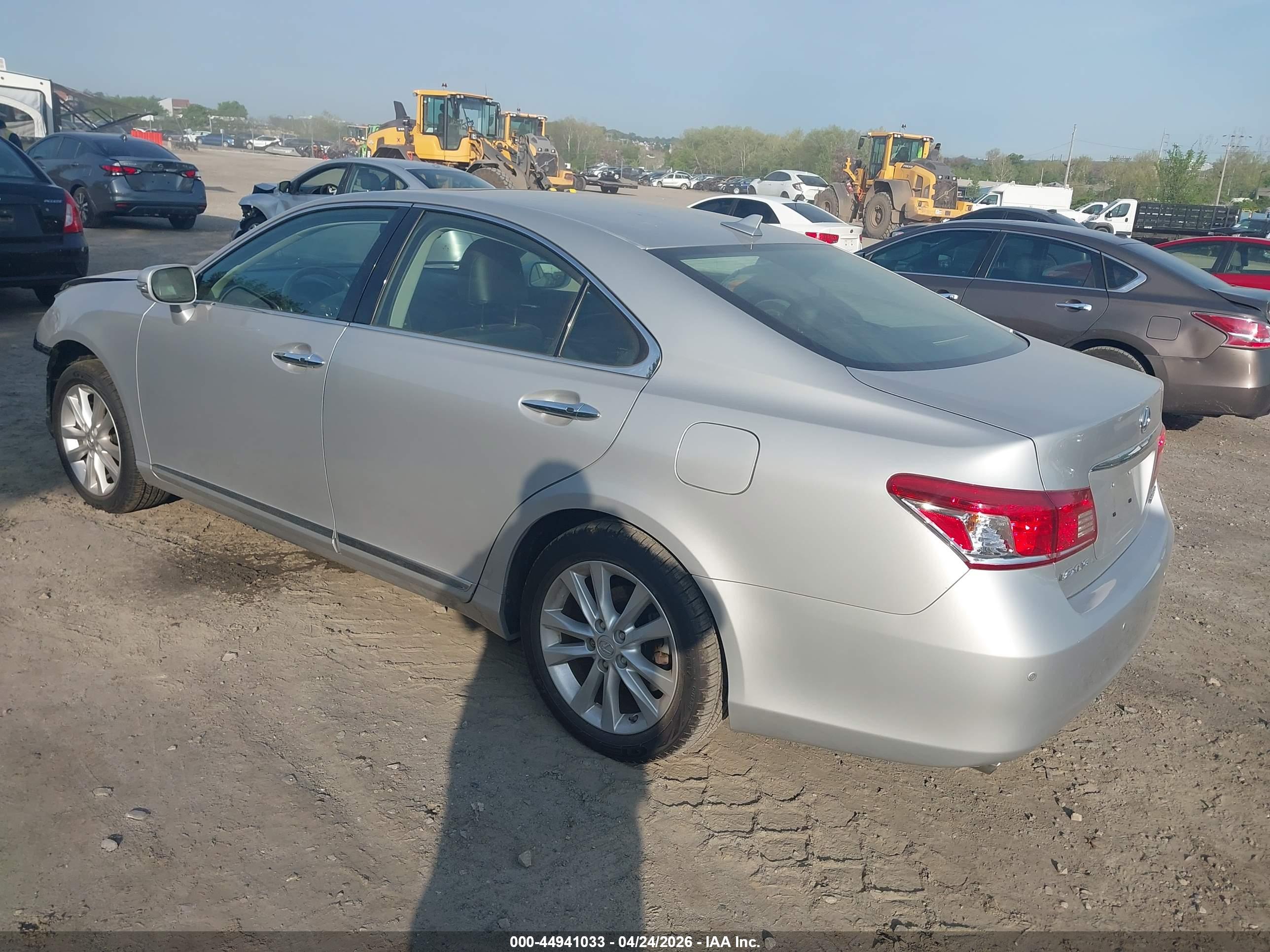 LEXUS ES image 3