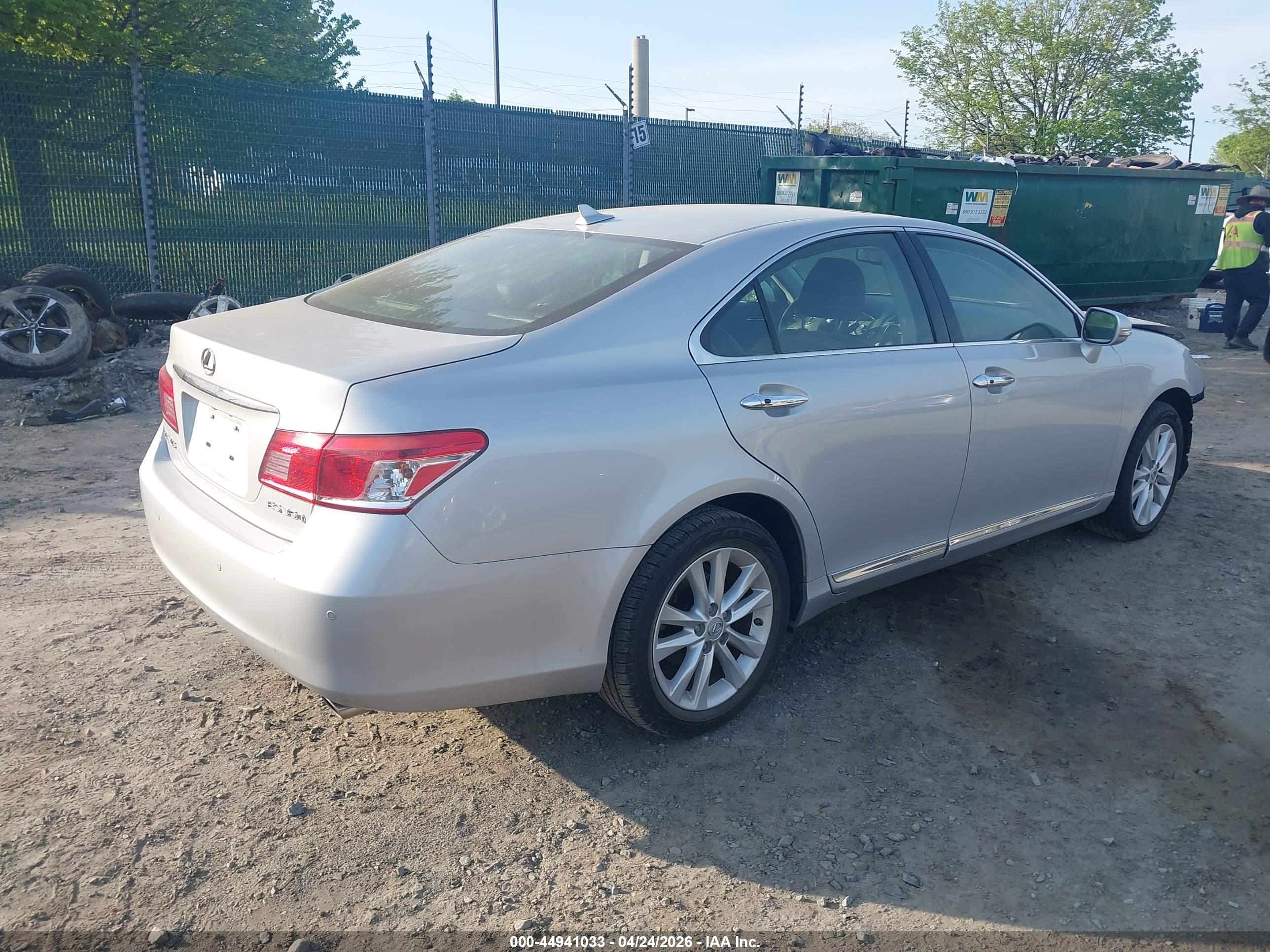 LEXUS ES image 4
