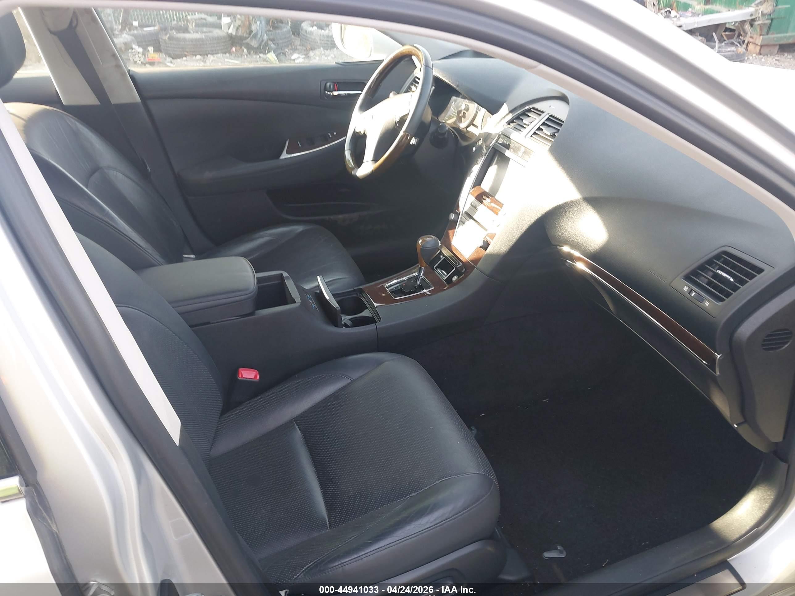 LEXUS ES image 5
