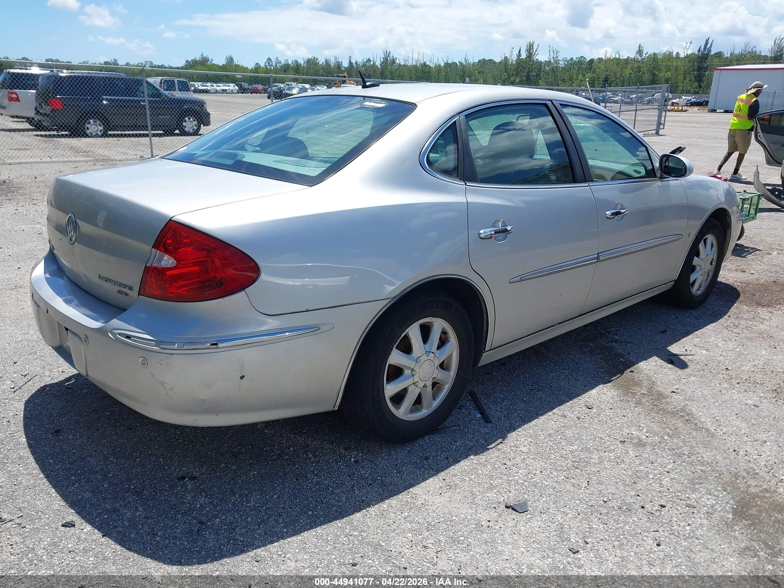 BUICK LACROSSE image 4