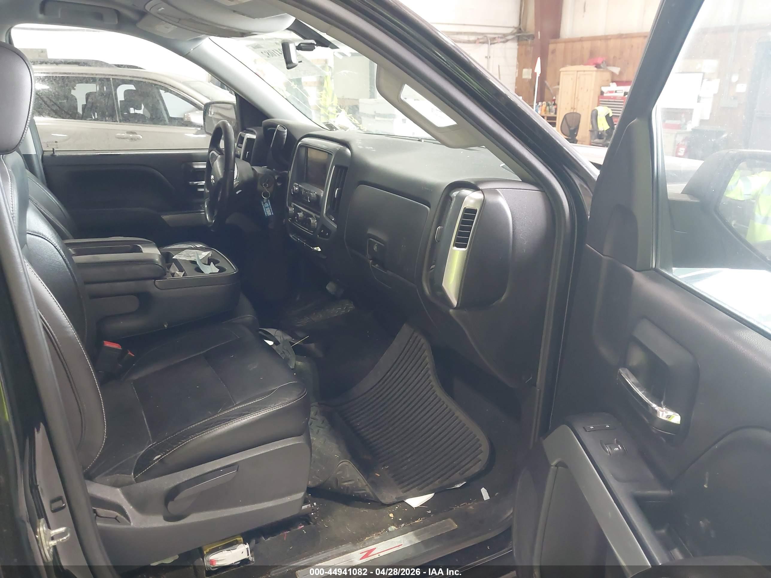 CHEVROLET SILVERADO image 5