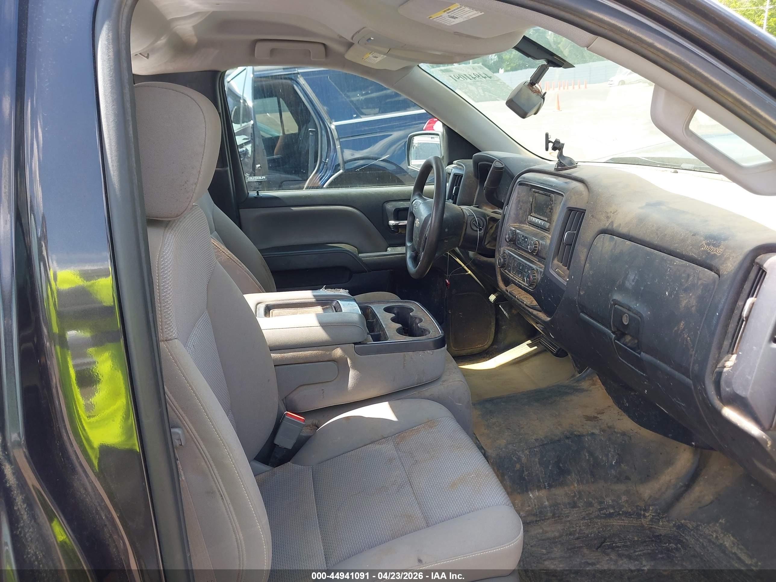 CHEVROLET SILVERADO image 5
