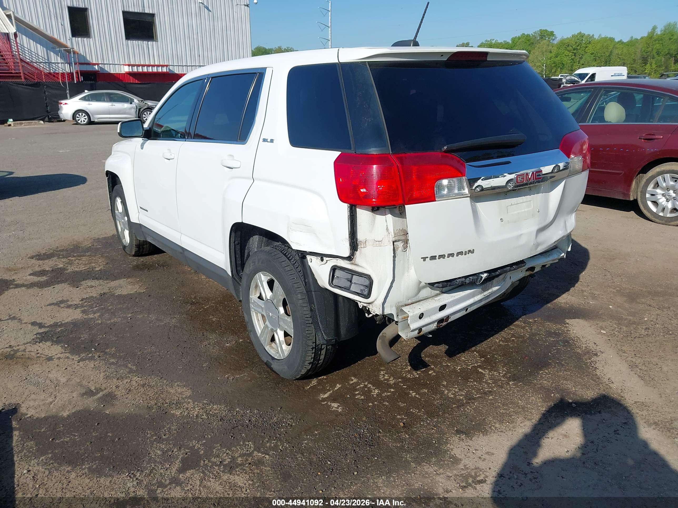 GMC TERRAIN image 3