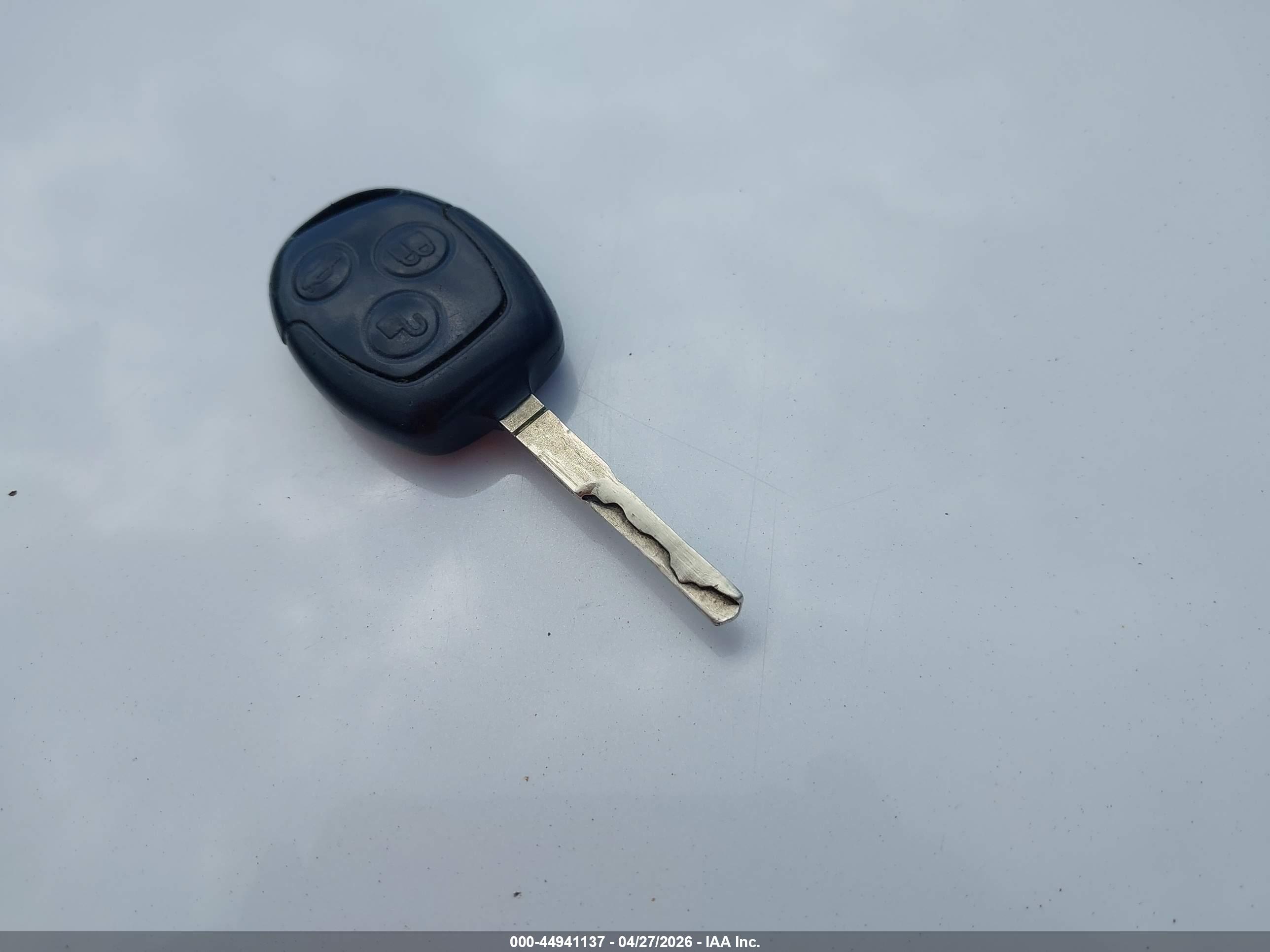 FORD FIESTA image 11