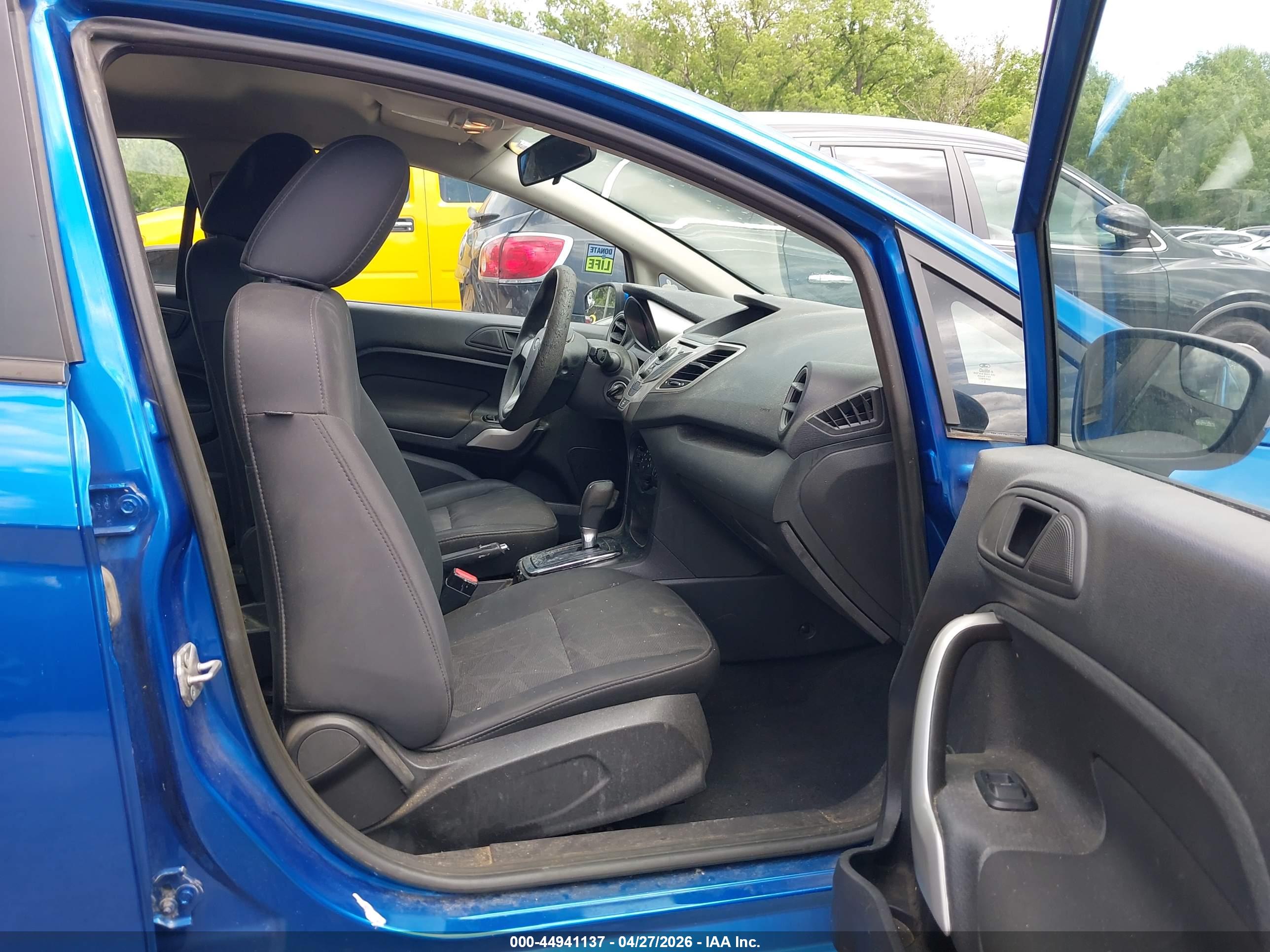 FORD FIESTA image 5