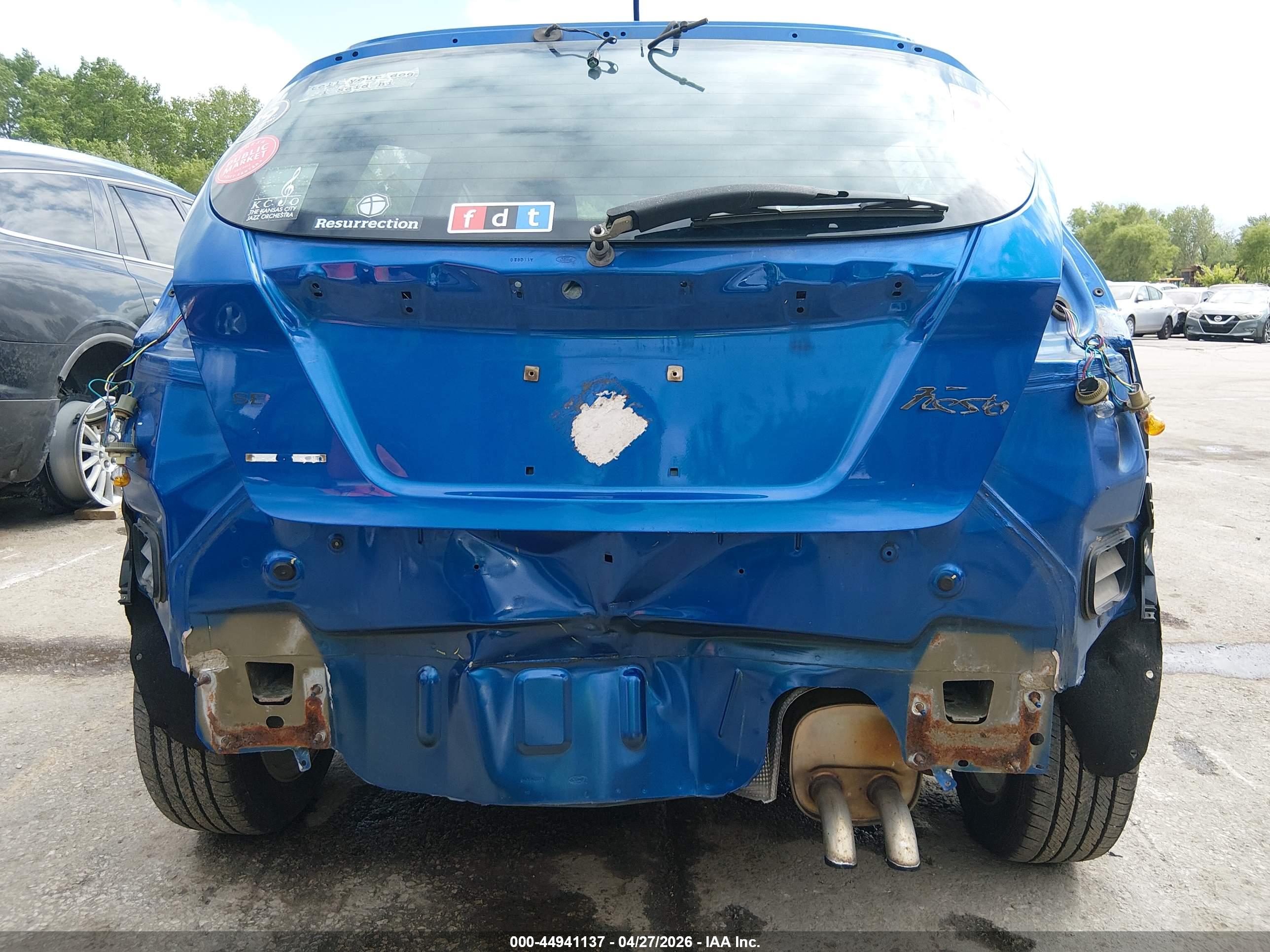FORD FIESTA image 6