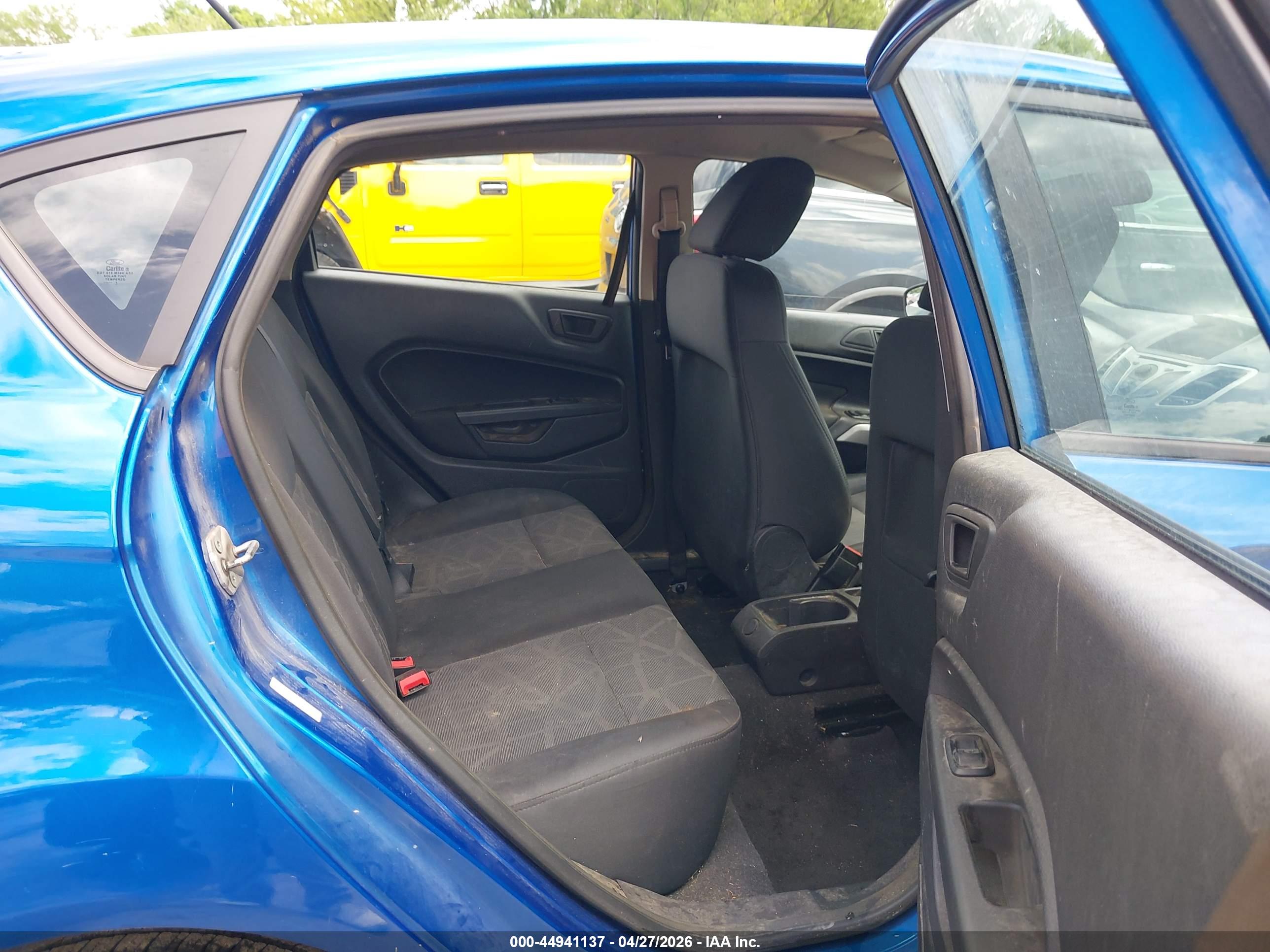 FORD FIESTA image 8