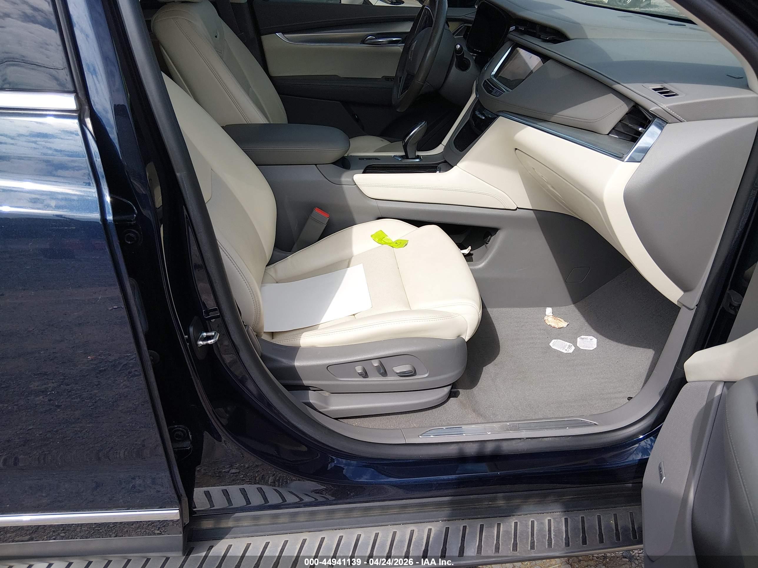 CADILLAC XT5 image 5