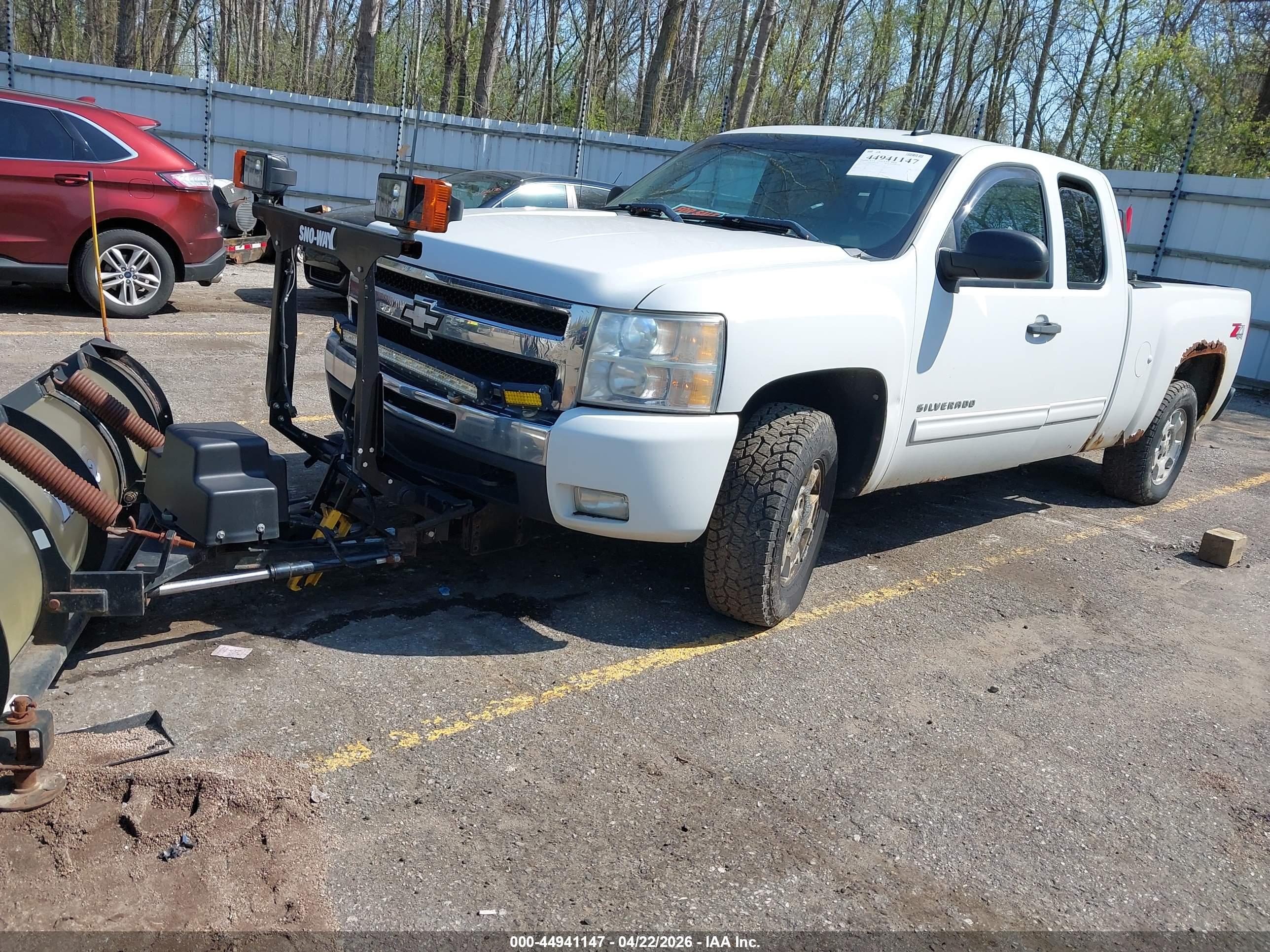 CHEVROLET SILVERADO image 2