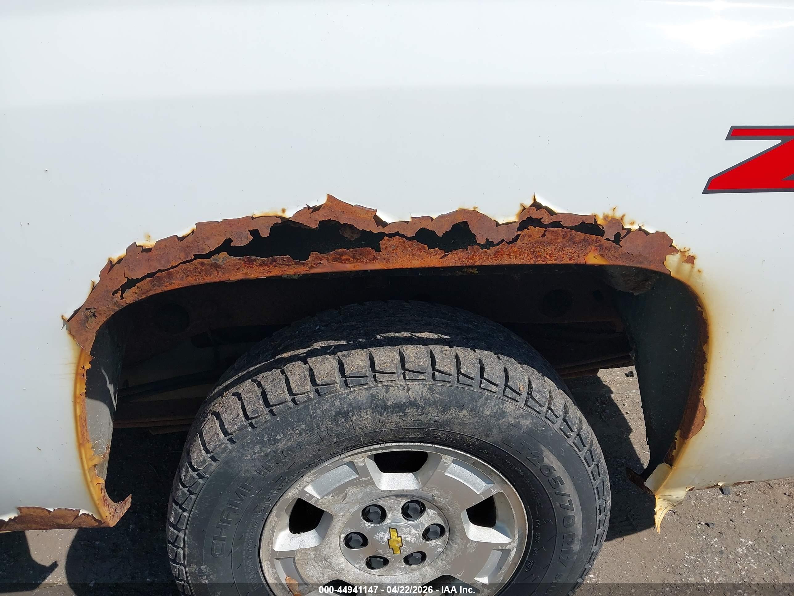 CHEVROLET SILVERADO image 6