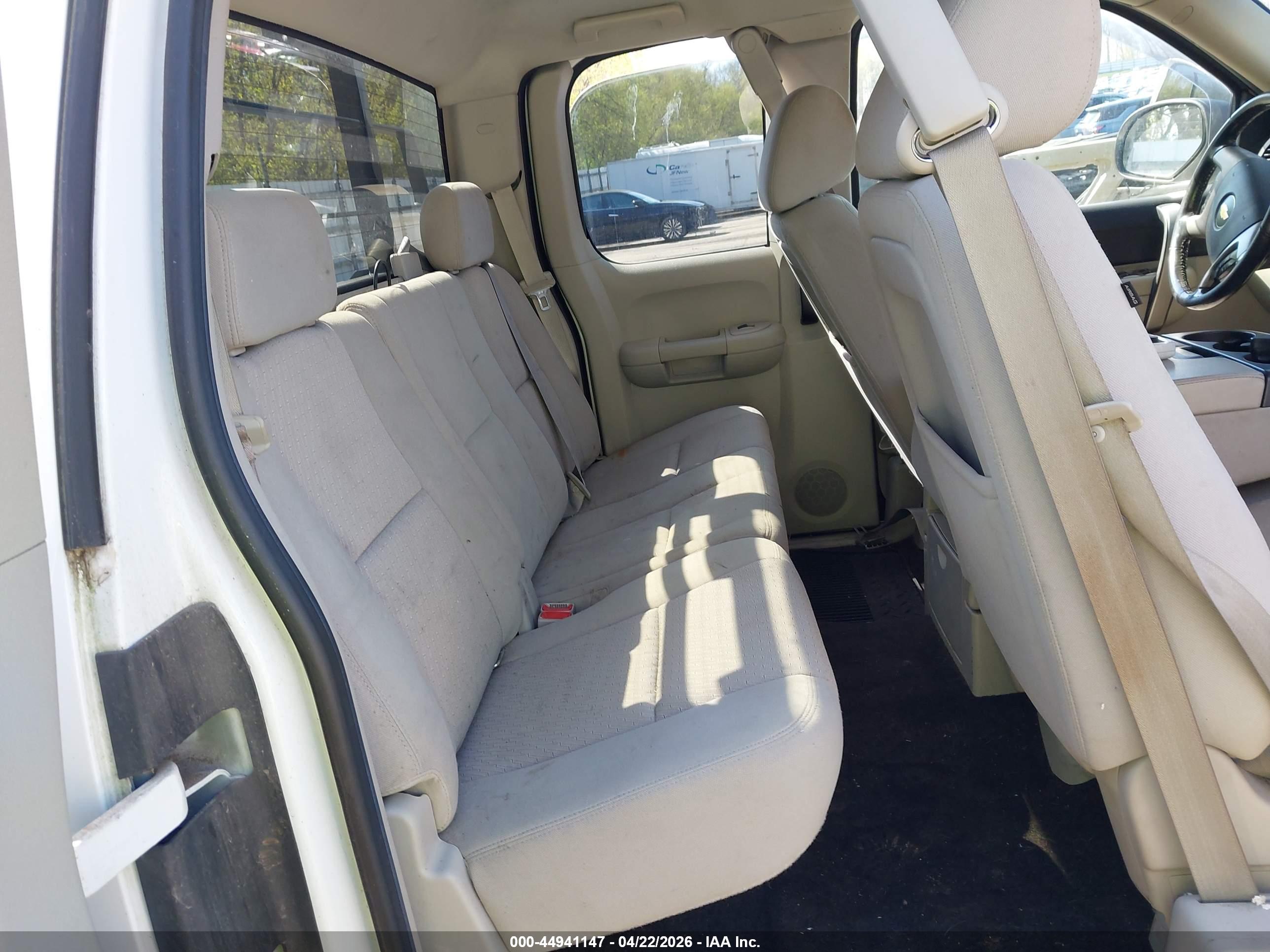 CHEVROLET SILVERADO image 8