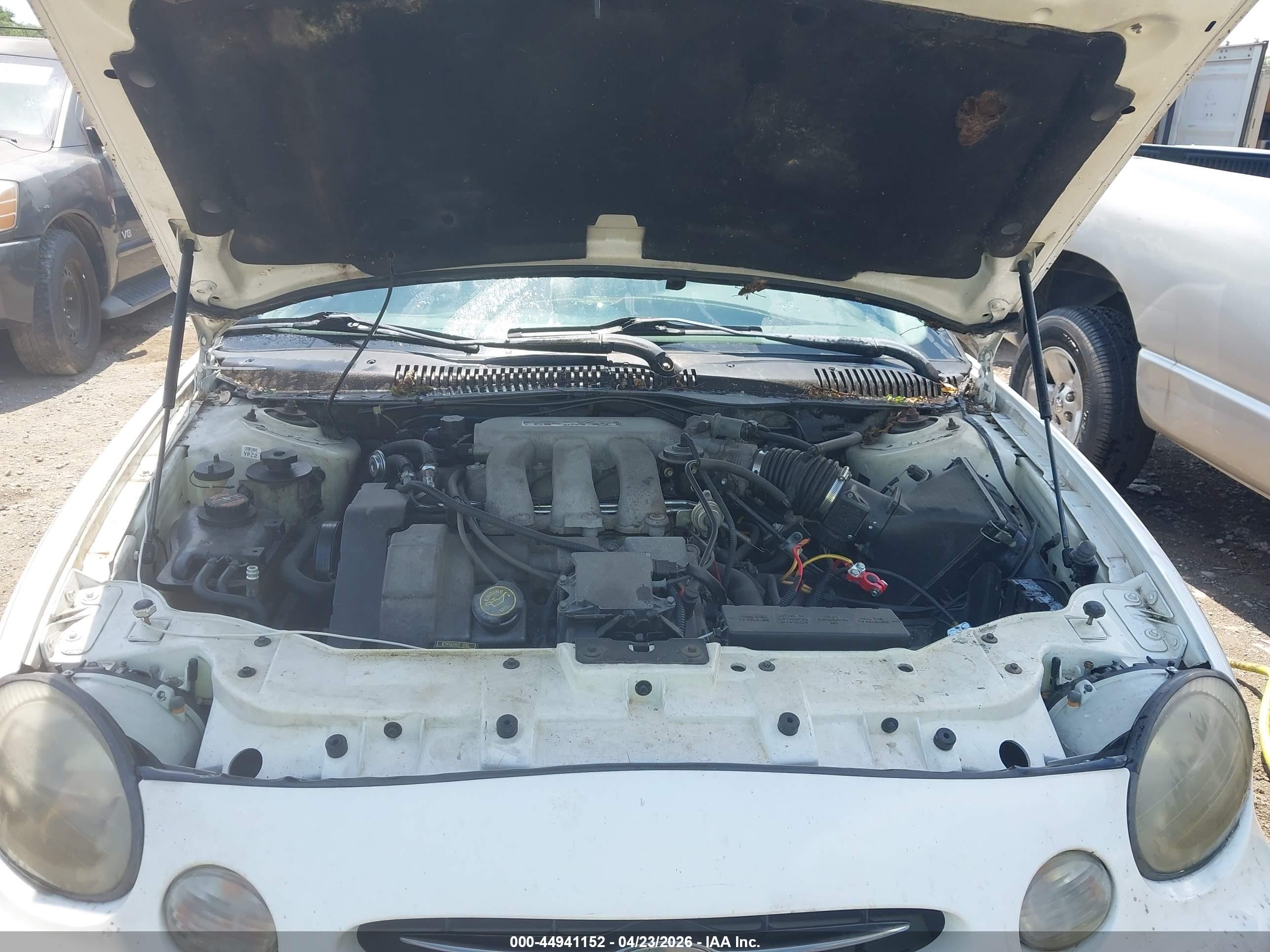 FORD TAURUS image 10