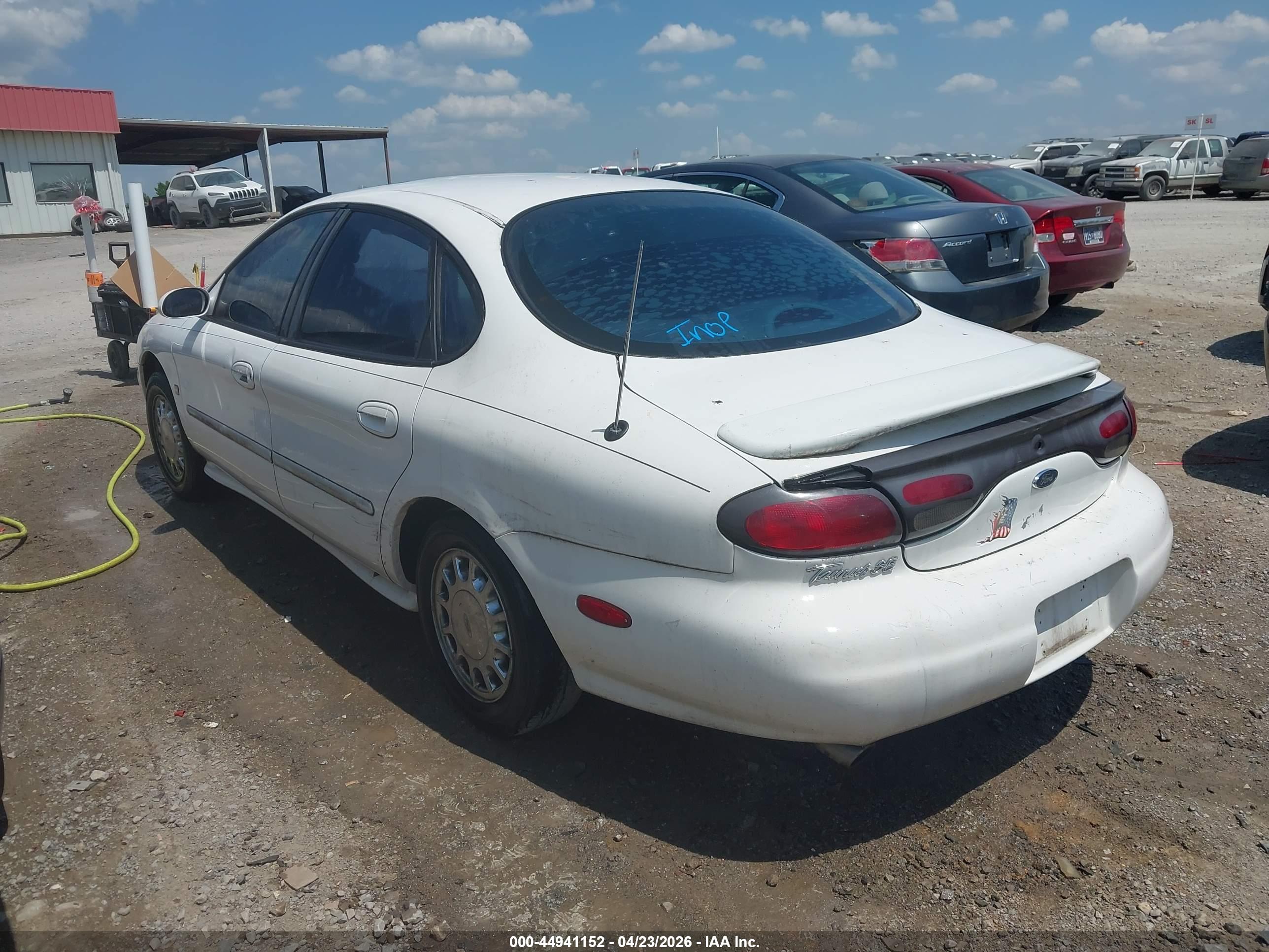 FORD TAURUS image 3