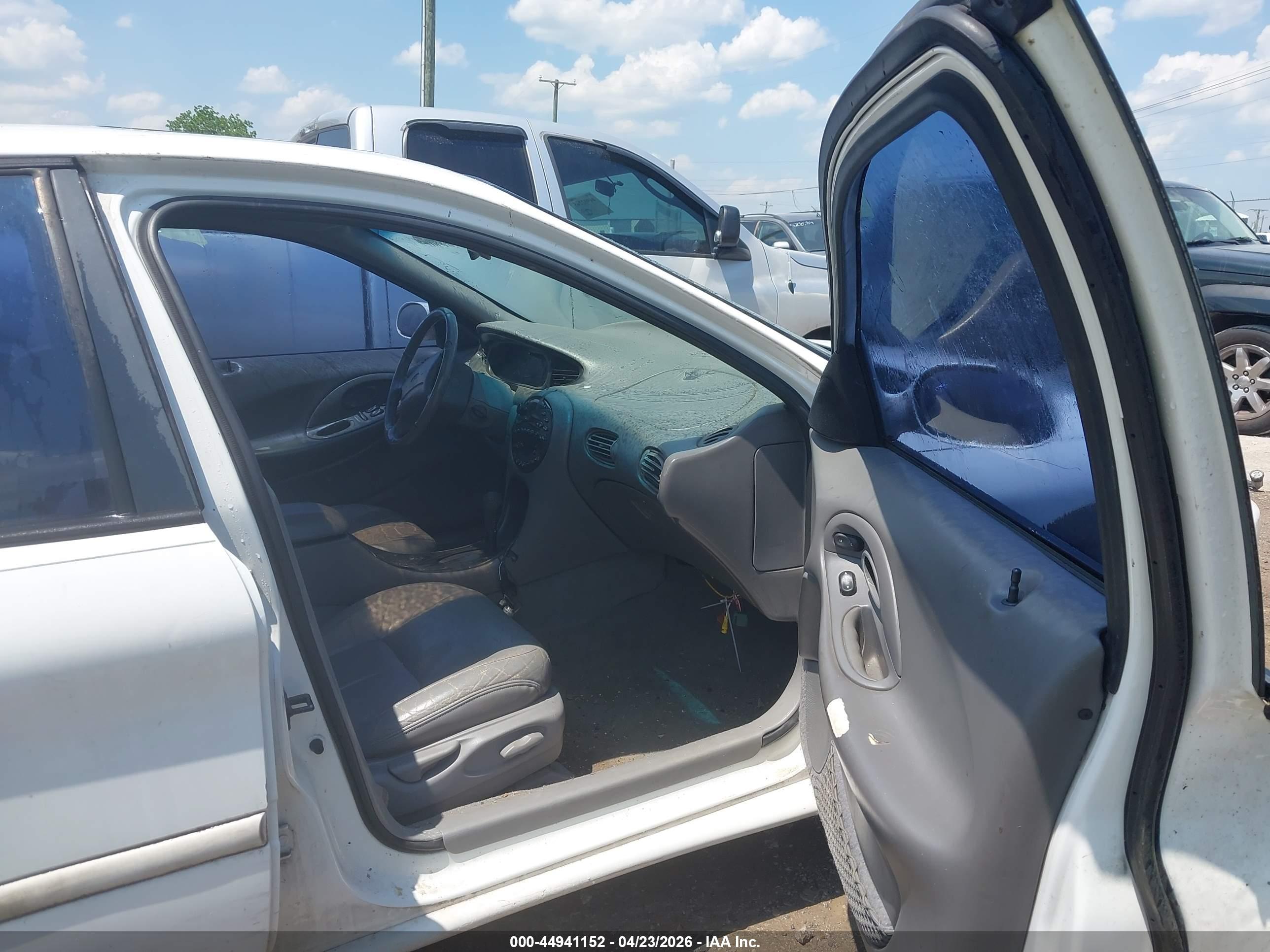 FORD TAURUS image 5