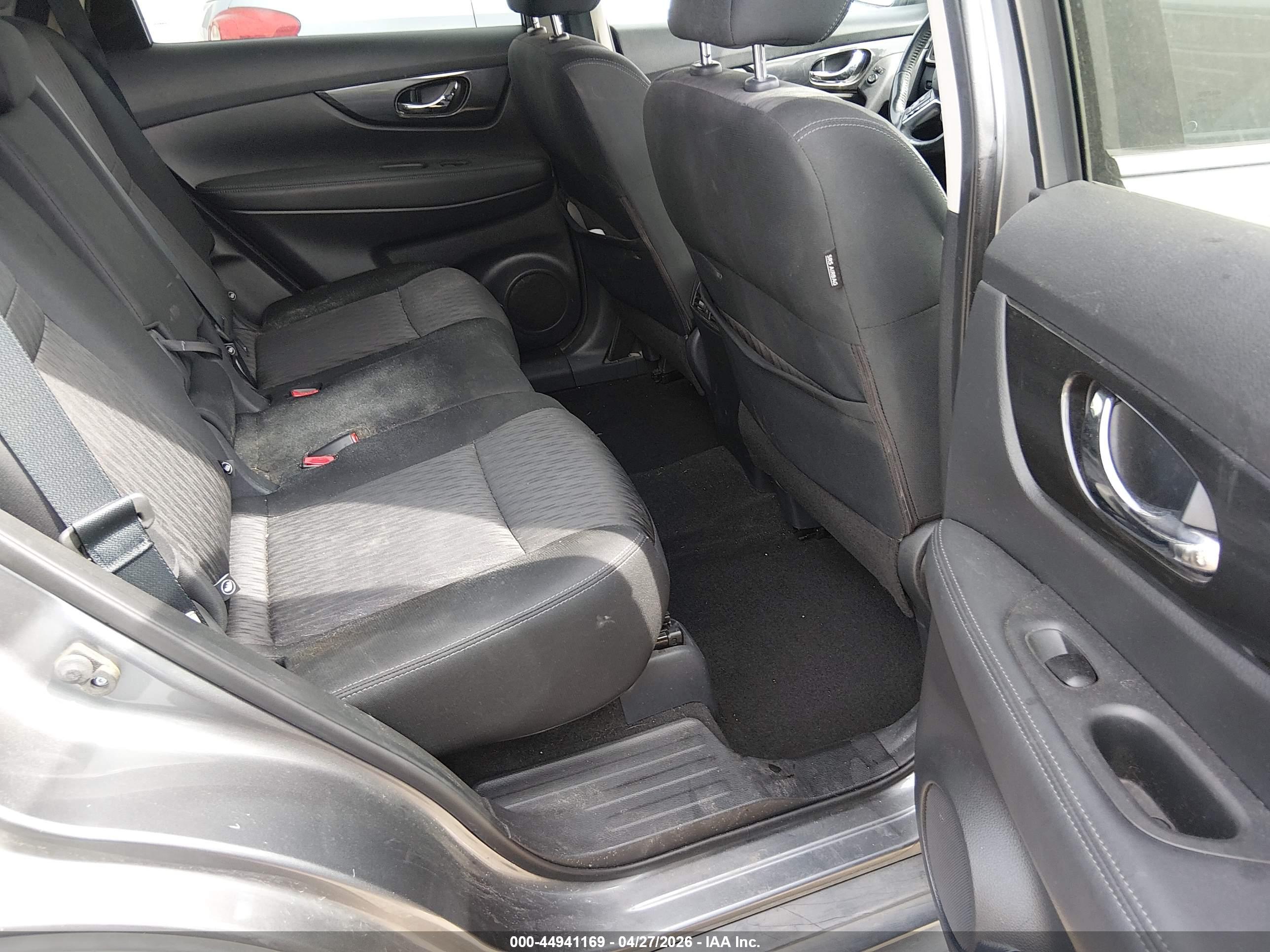 NISSAN ROGUE image 8