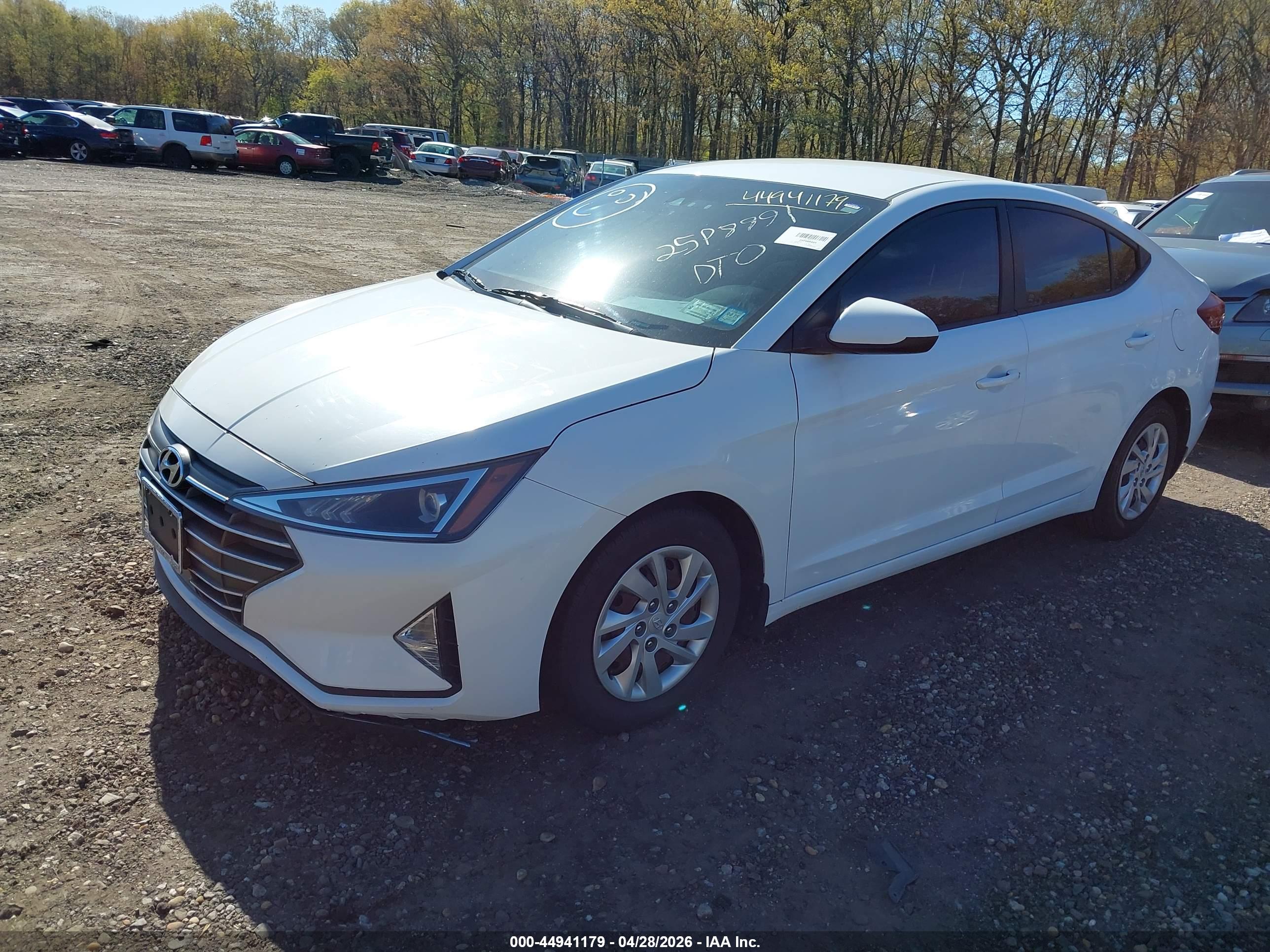 HYUNDAI ELANTRA image 2