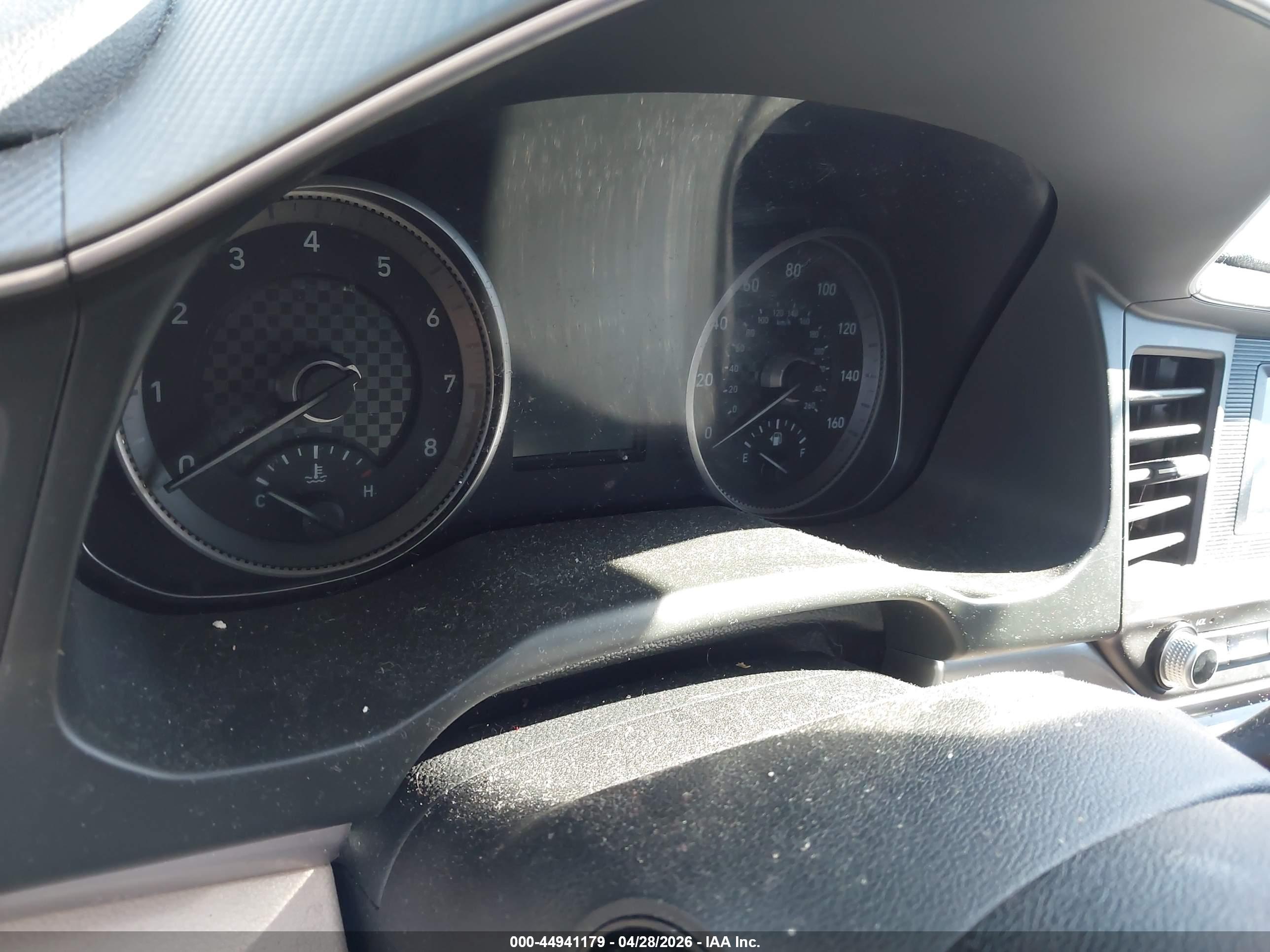 HYUNDAI ELANTRA image 7