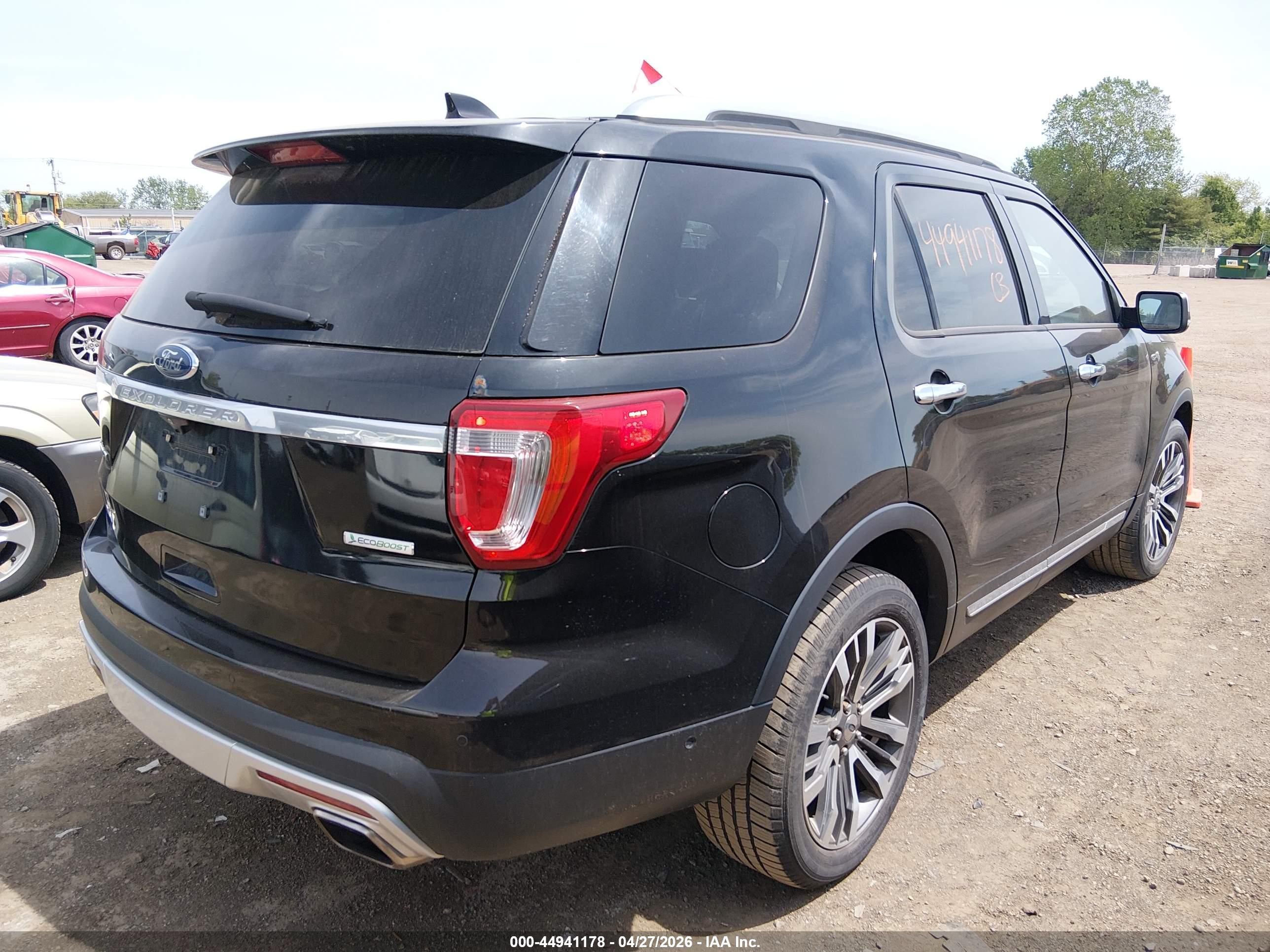 FORD EXPLORER image 4