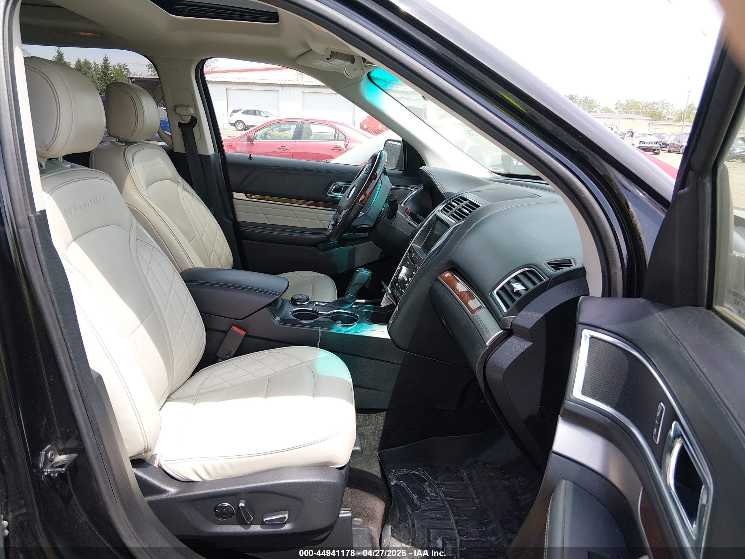 FORD EXPLORER image 5