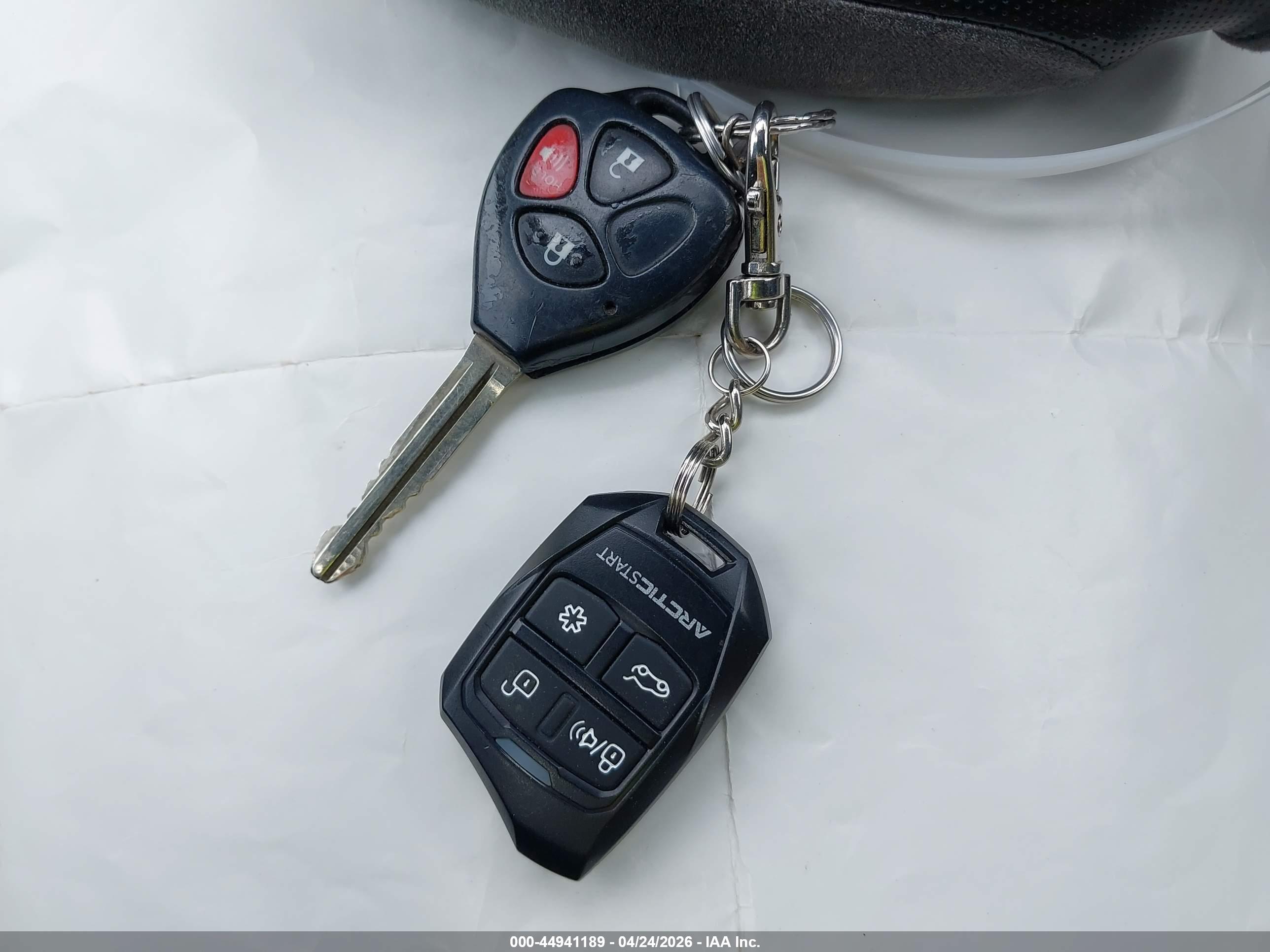 TOYOTA YARIS image 11