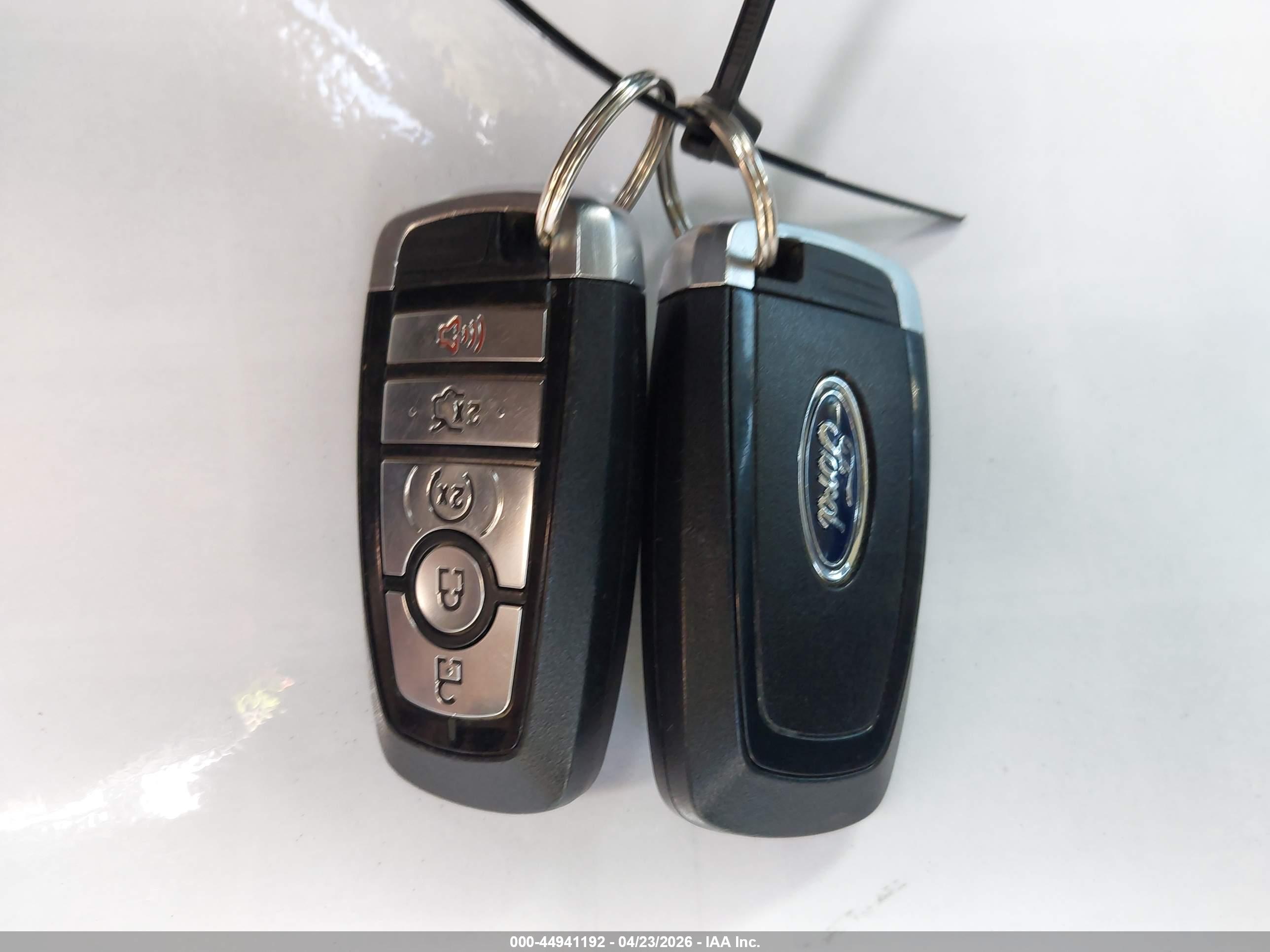 FORD FUSION image 11