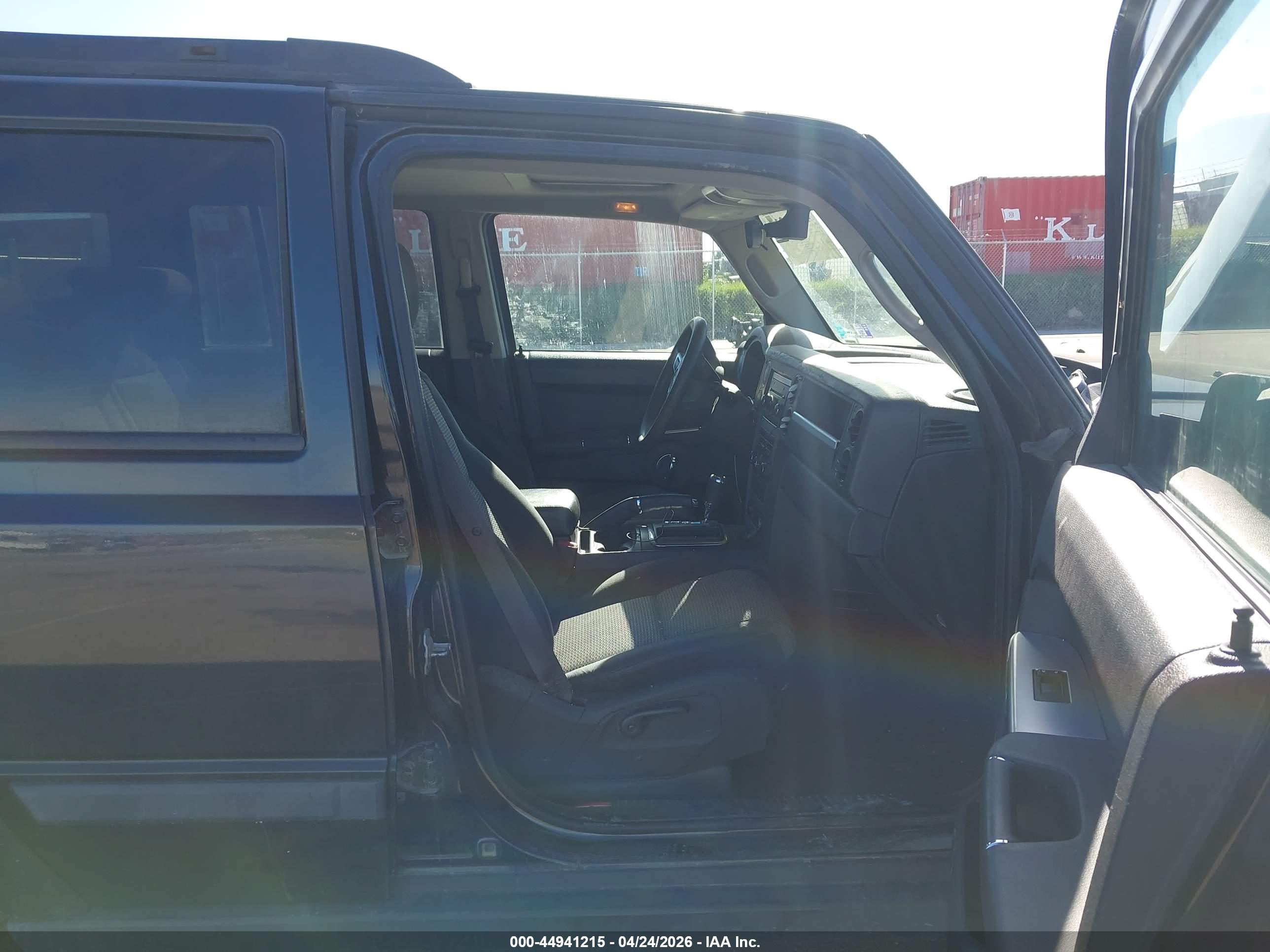 JEEP COMMANDER image 5