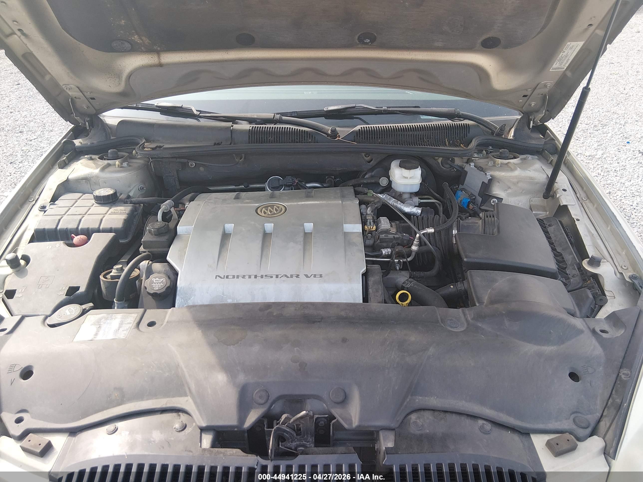 BUICK LUCERNE image 10