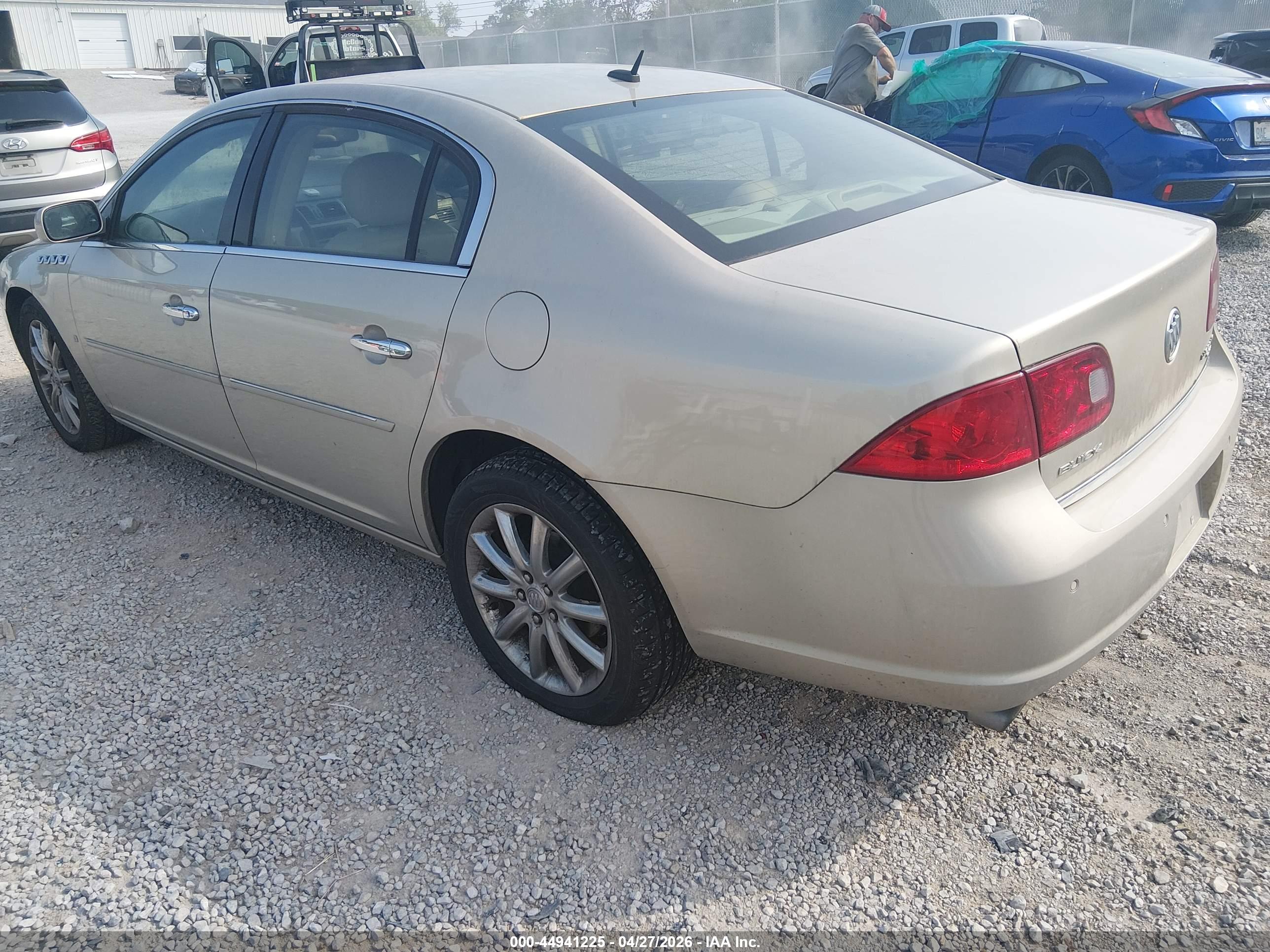 BUICK LUCERNE image 3