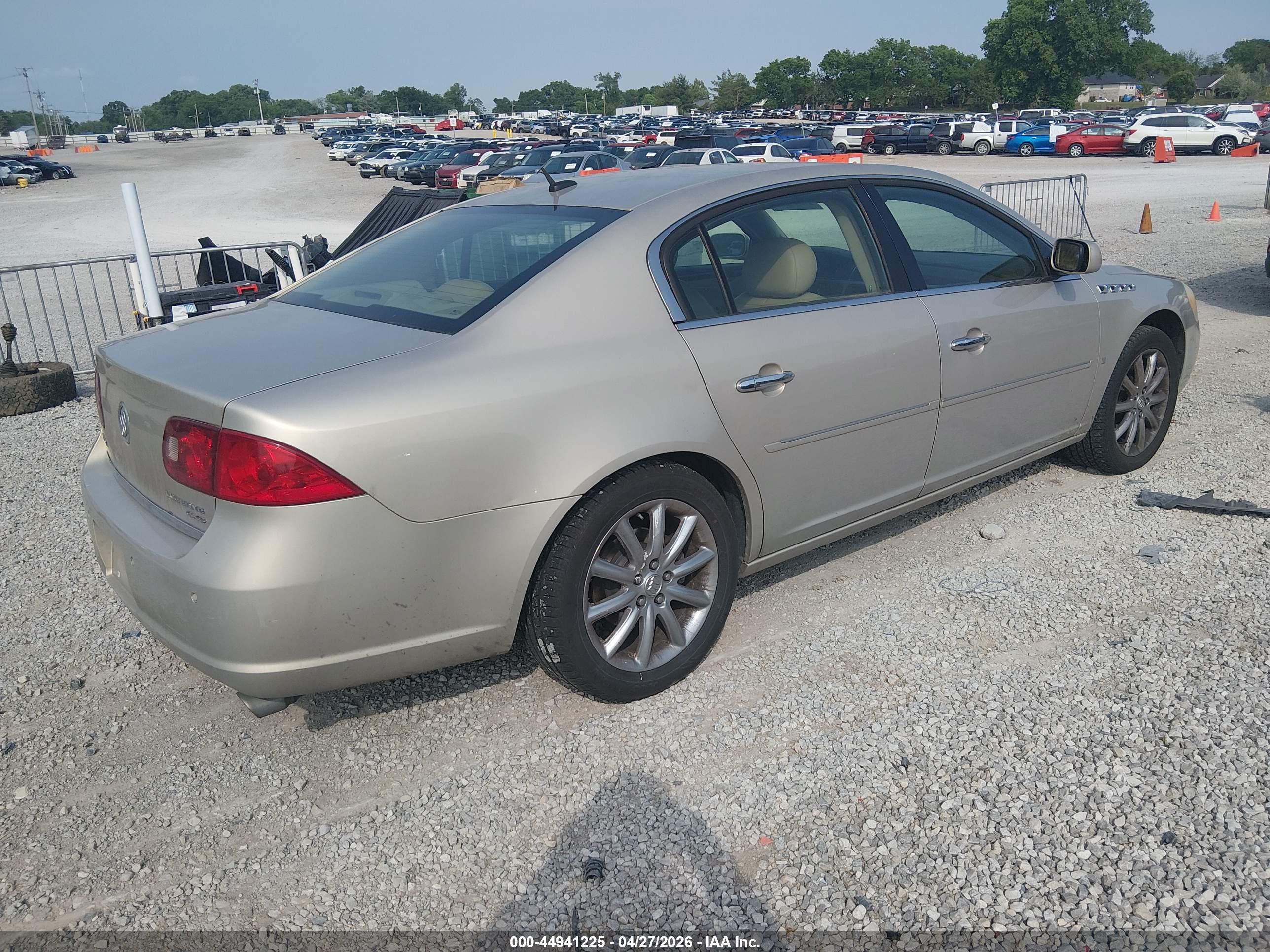 BUICK LUCERNE image 4