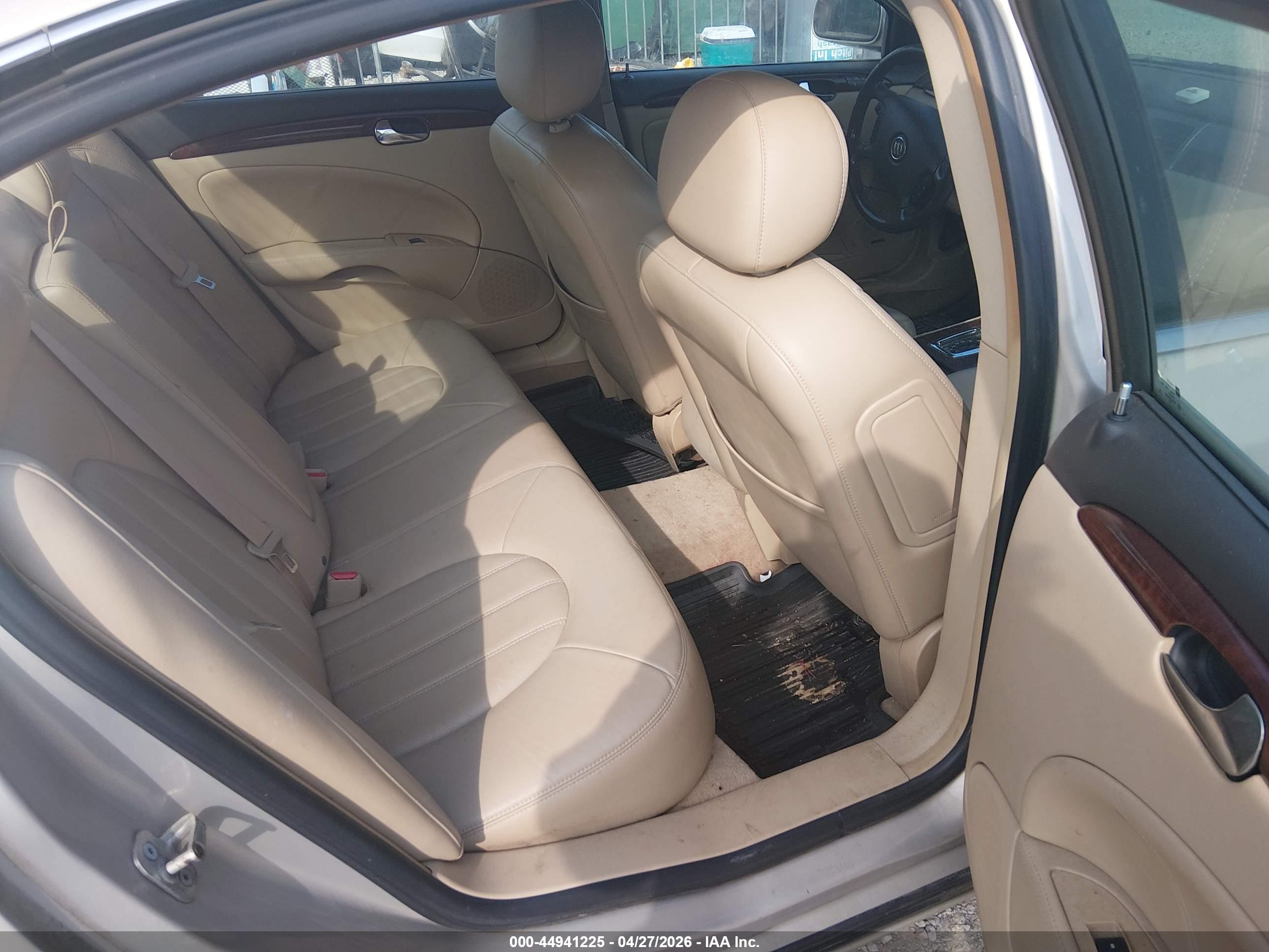 BUICK LUCERNE image 8