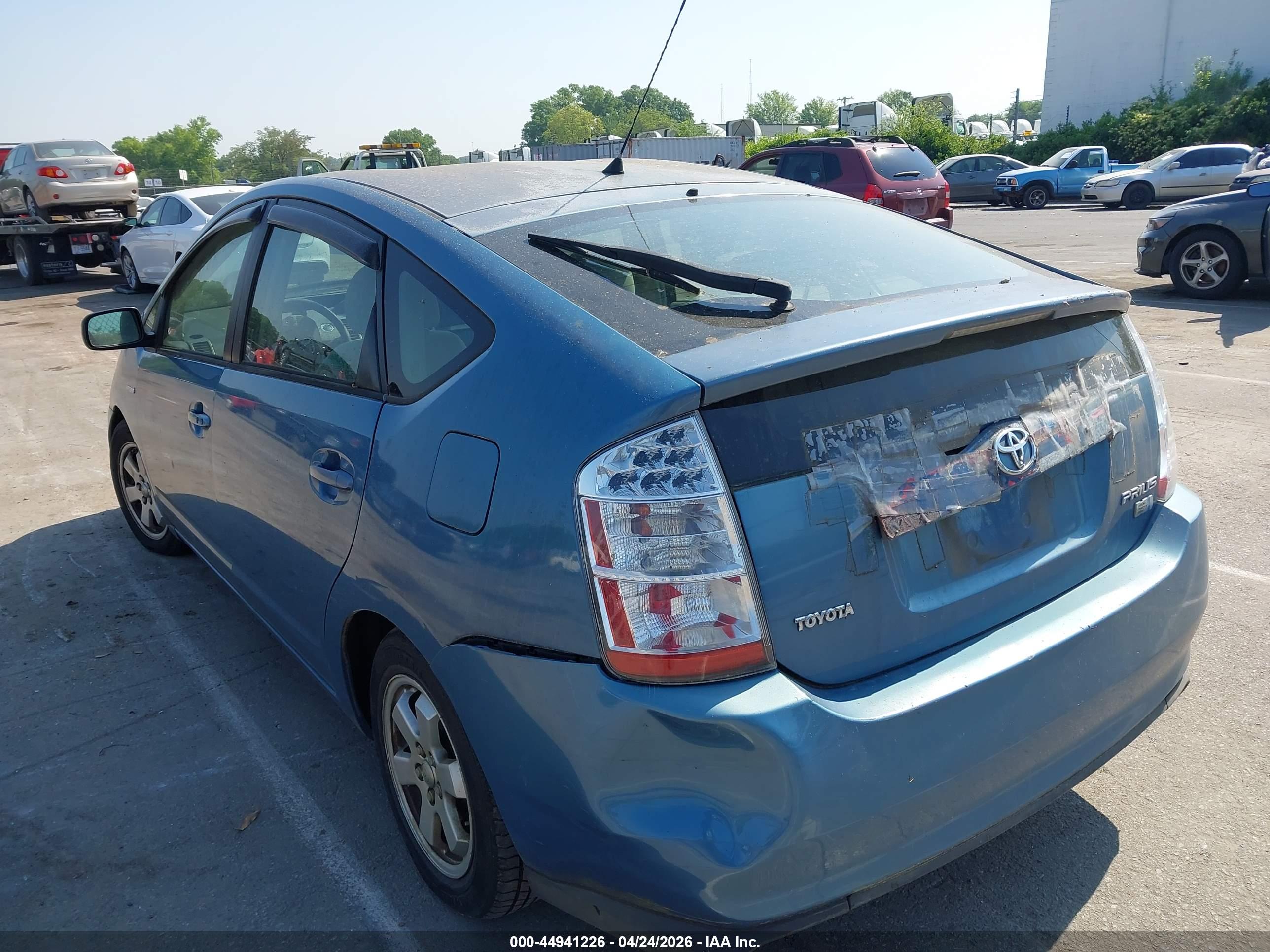TOYOTA PRIUS image 3