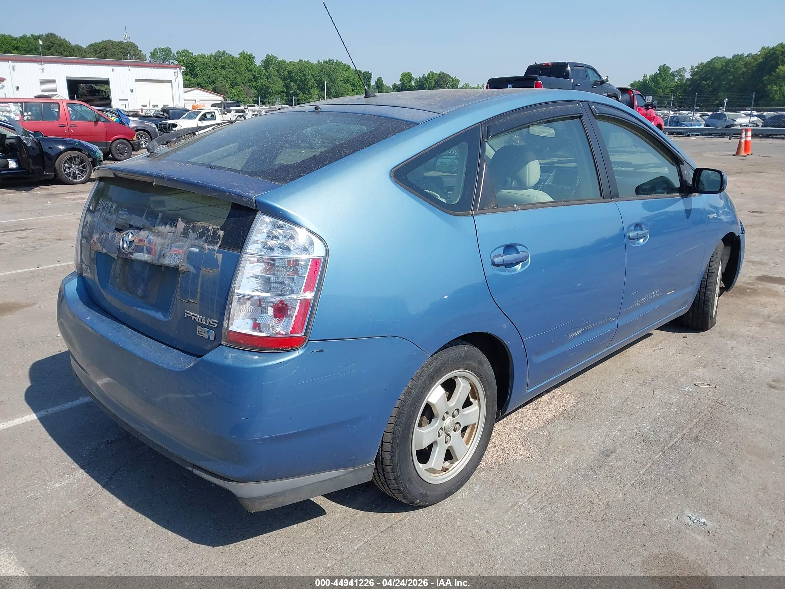 TOYOTA PRIUS image 4