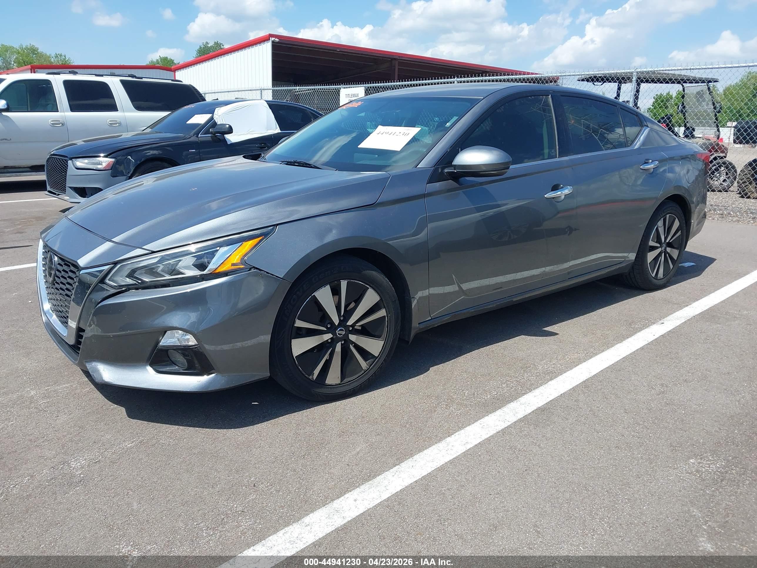 NISSAN ALTIMA image 2