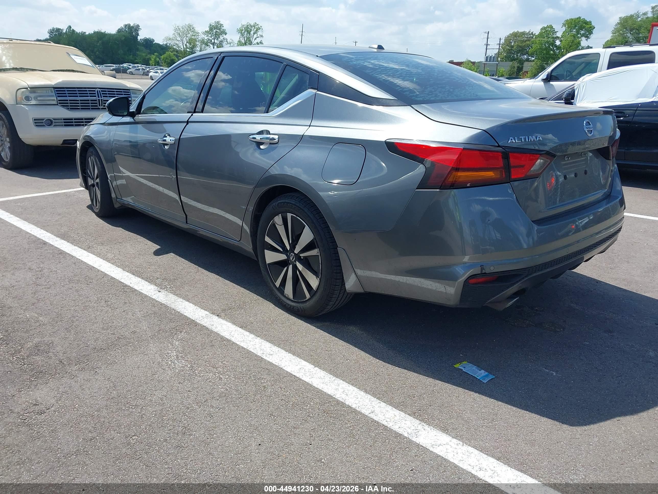 NISSAN ALTIMA image 3