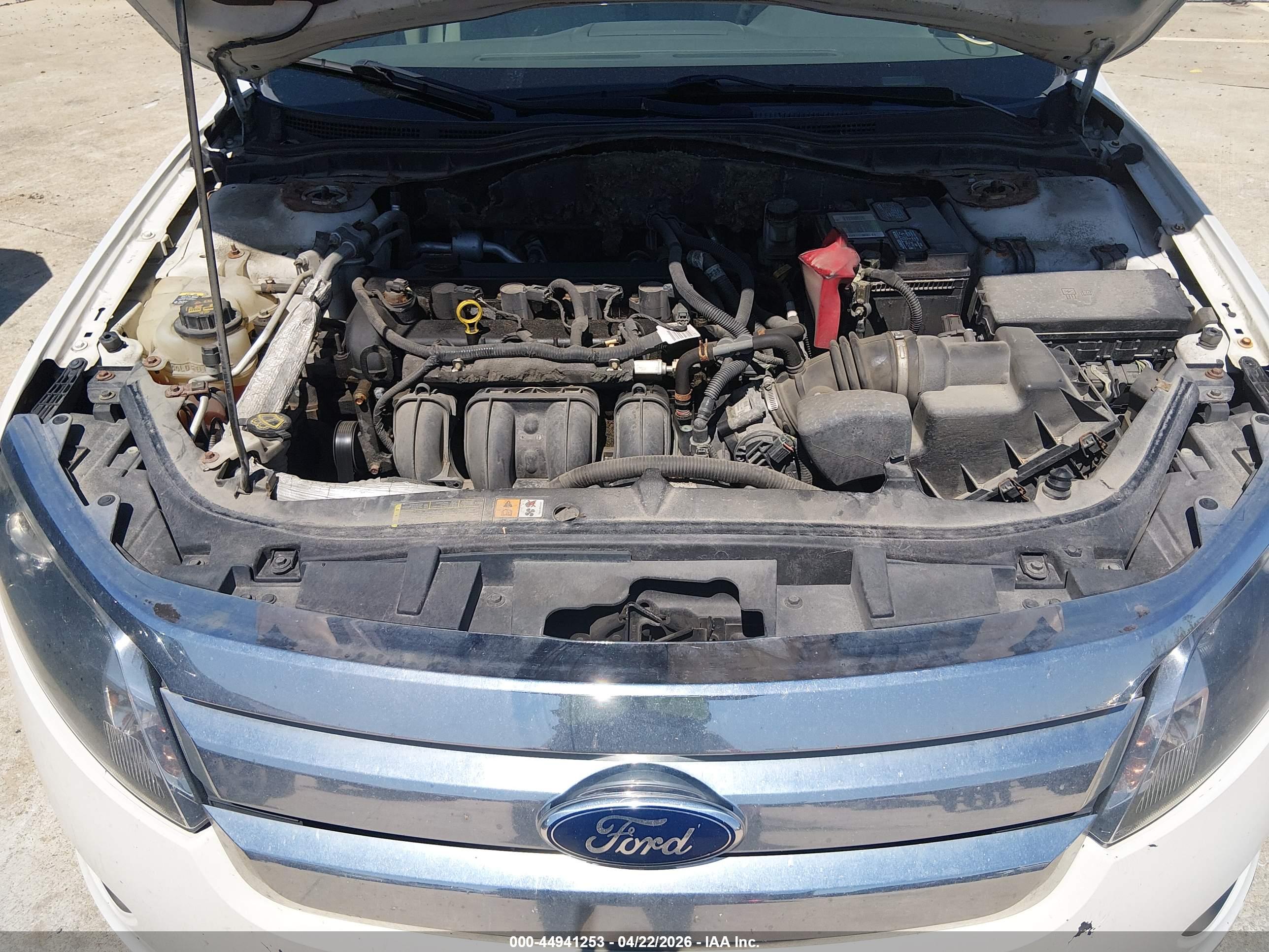 FORD FUSION image 10