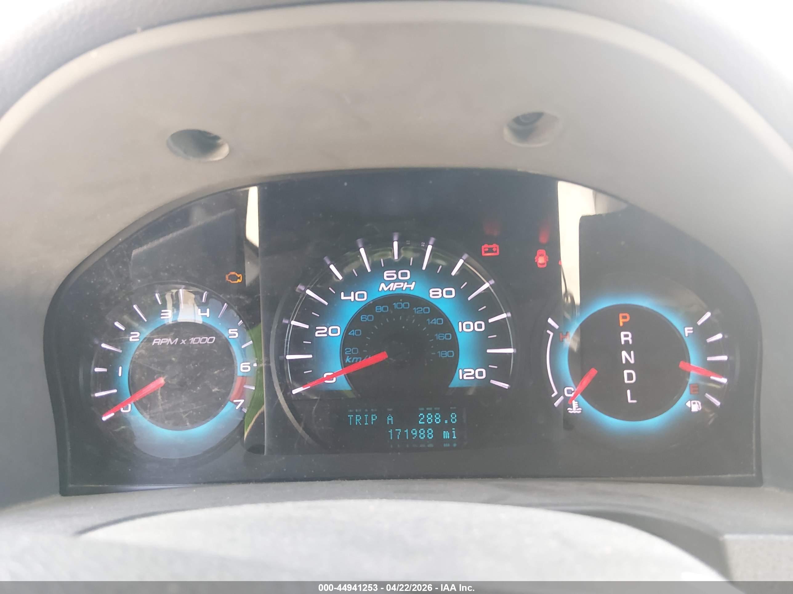 FORD FUSION image 7